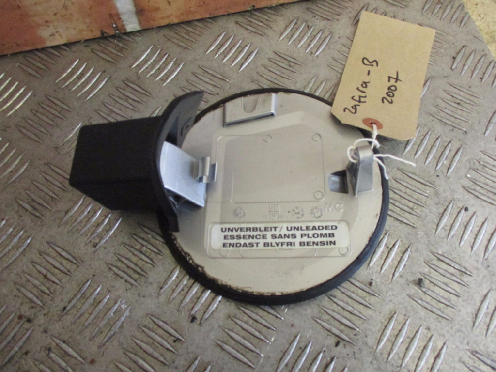 VAUXHALL ZAFIRA B 2007 FUEL FILLER CAP PLASTIC COVER DOOR TRIM STAR SILVER Z157