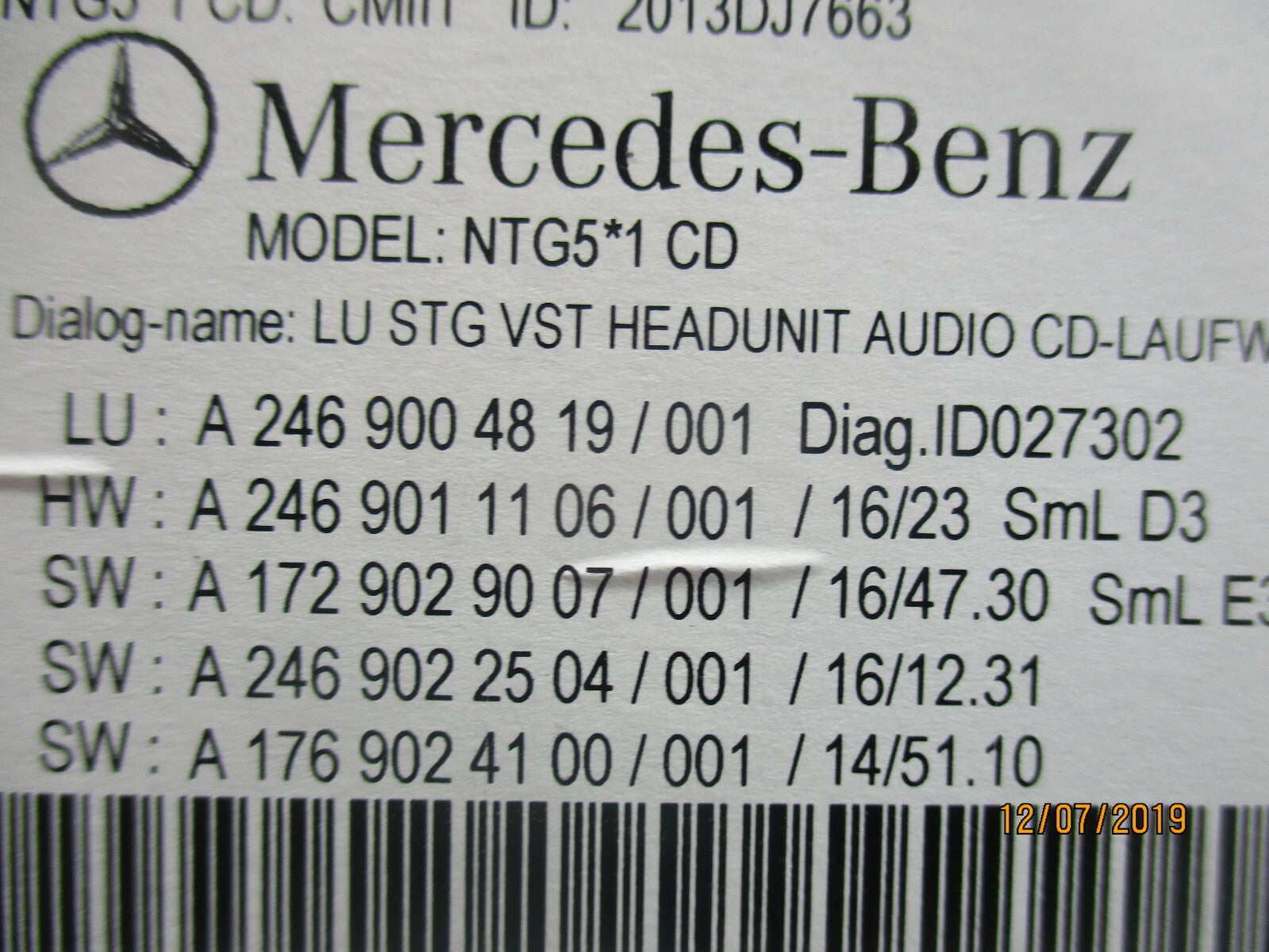 MERCEDES A CLASS W176 A160 CENTRE INFORMATION MONITOR AND RADIO A1669001420