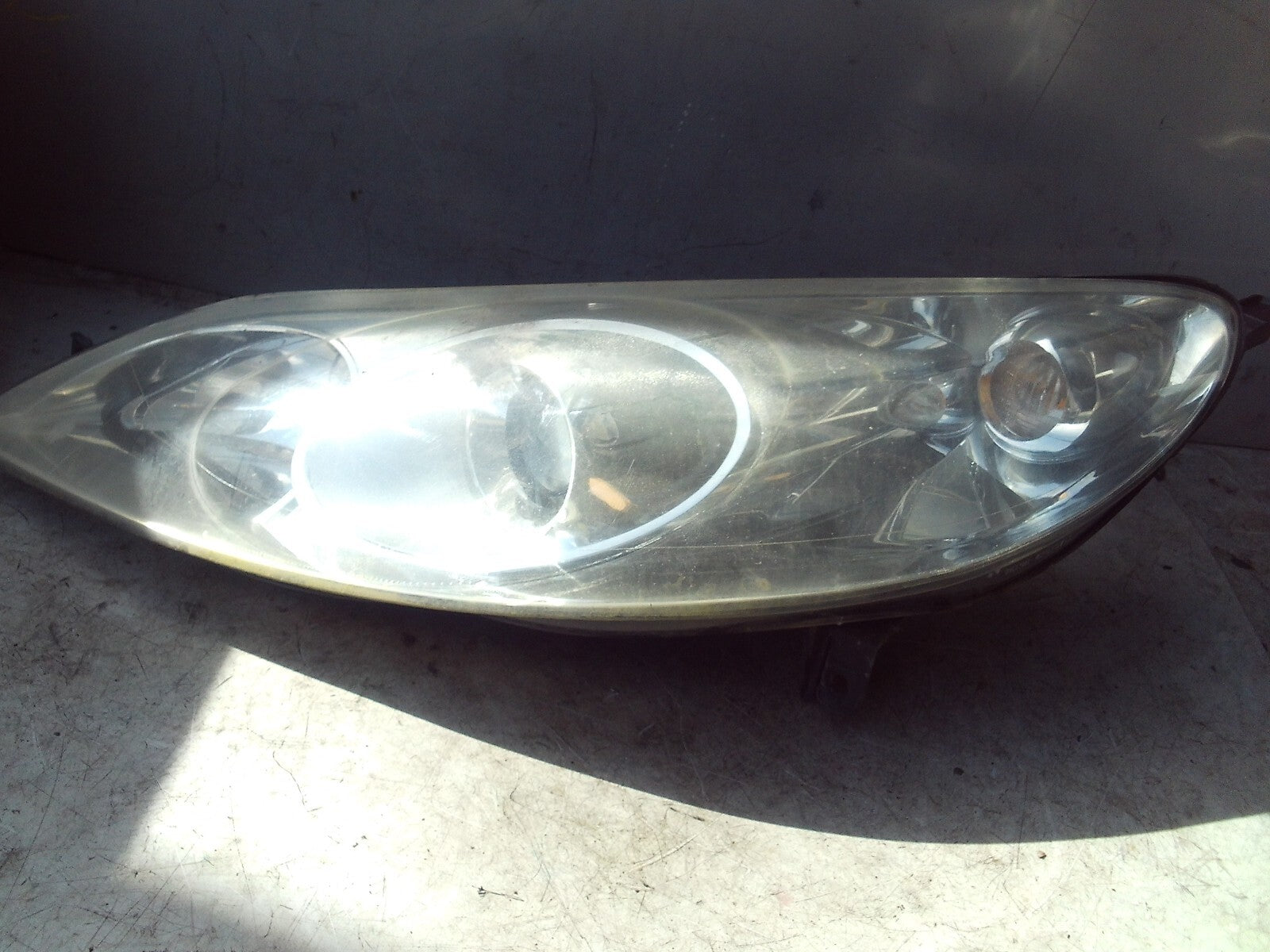 2007 PEUGEOT 407 NSF PASSENGER SIDE FRONT HEAD LIGHT  0301213601