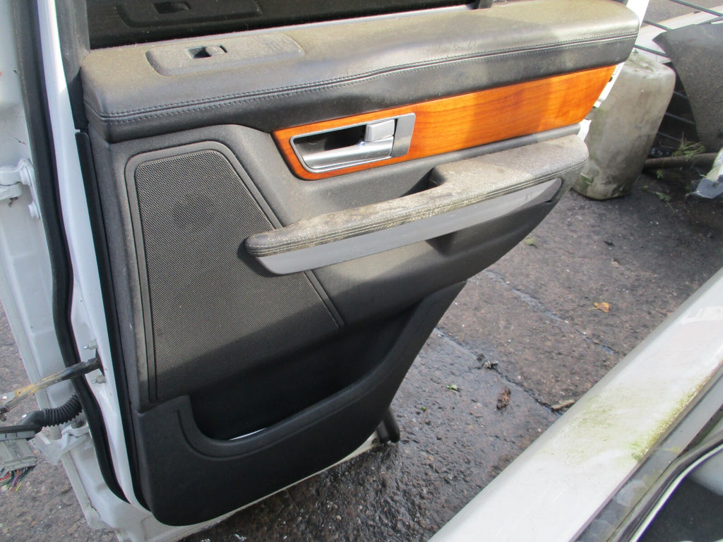 2009 RANGE ROVER SPORT l320 OSR DRIVER SIDE REAR DOOR ALASKA WHITE LRC 909