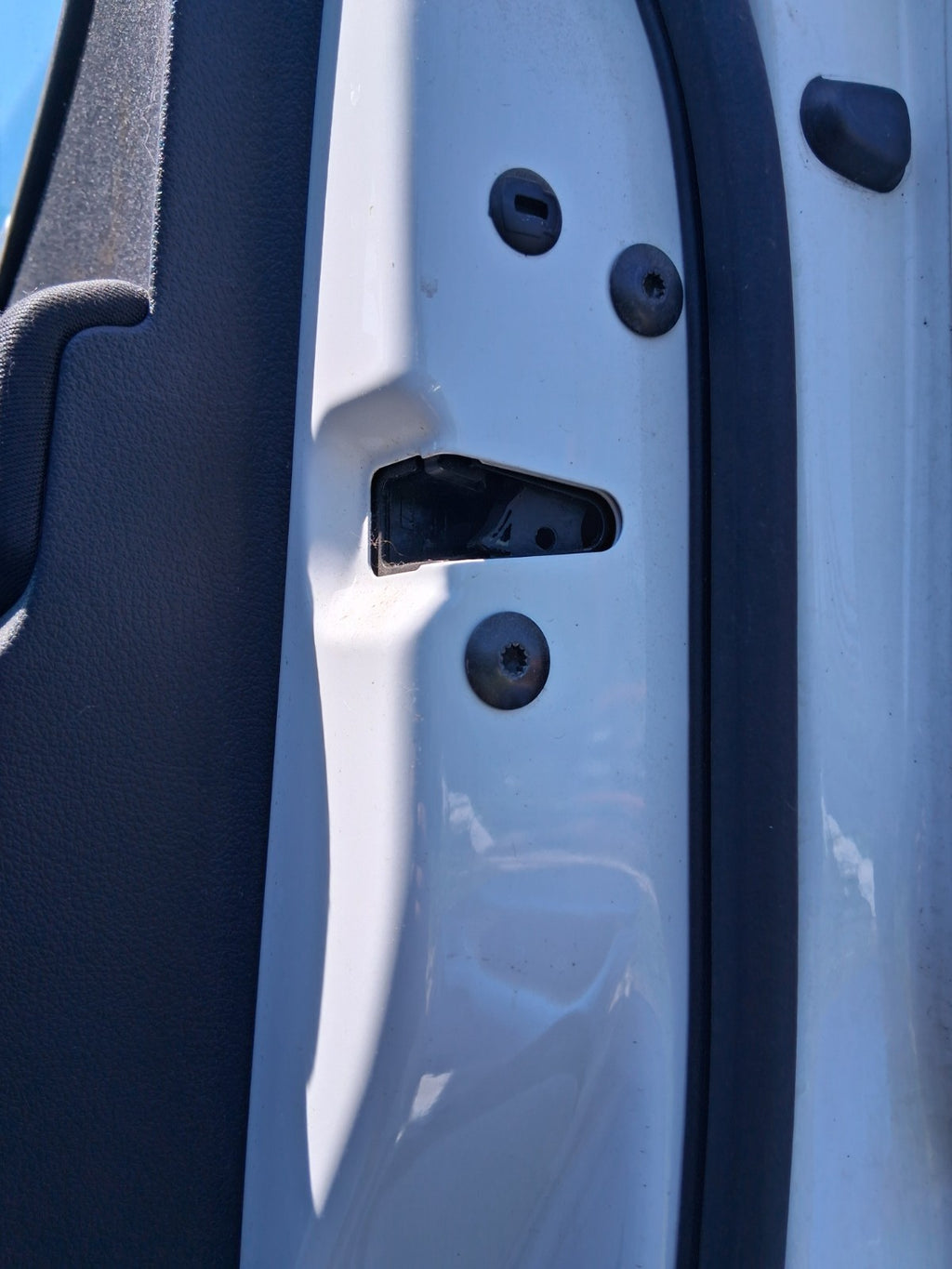 2013 VW VOLKSWAGEN TIGUAN MK1 OSF DRIVER SIDE FRONT DOOR LOCK MECHANISM