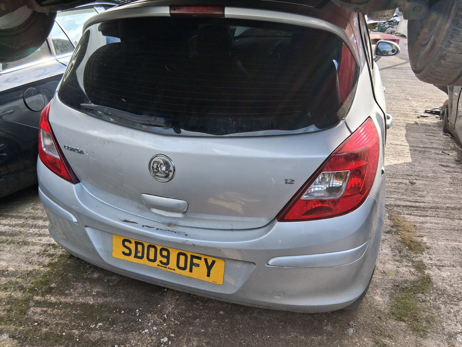 2009 VAUXHALL CORSA D OSF DRIVER SIDE FRONT RIGHT SUNVISOR