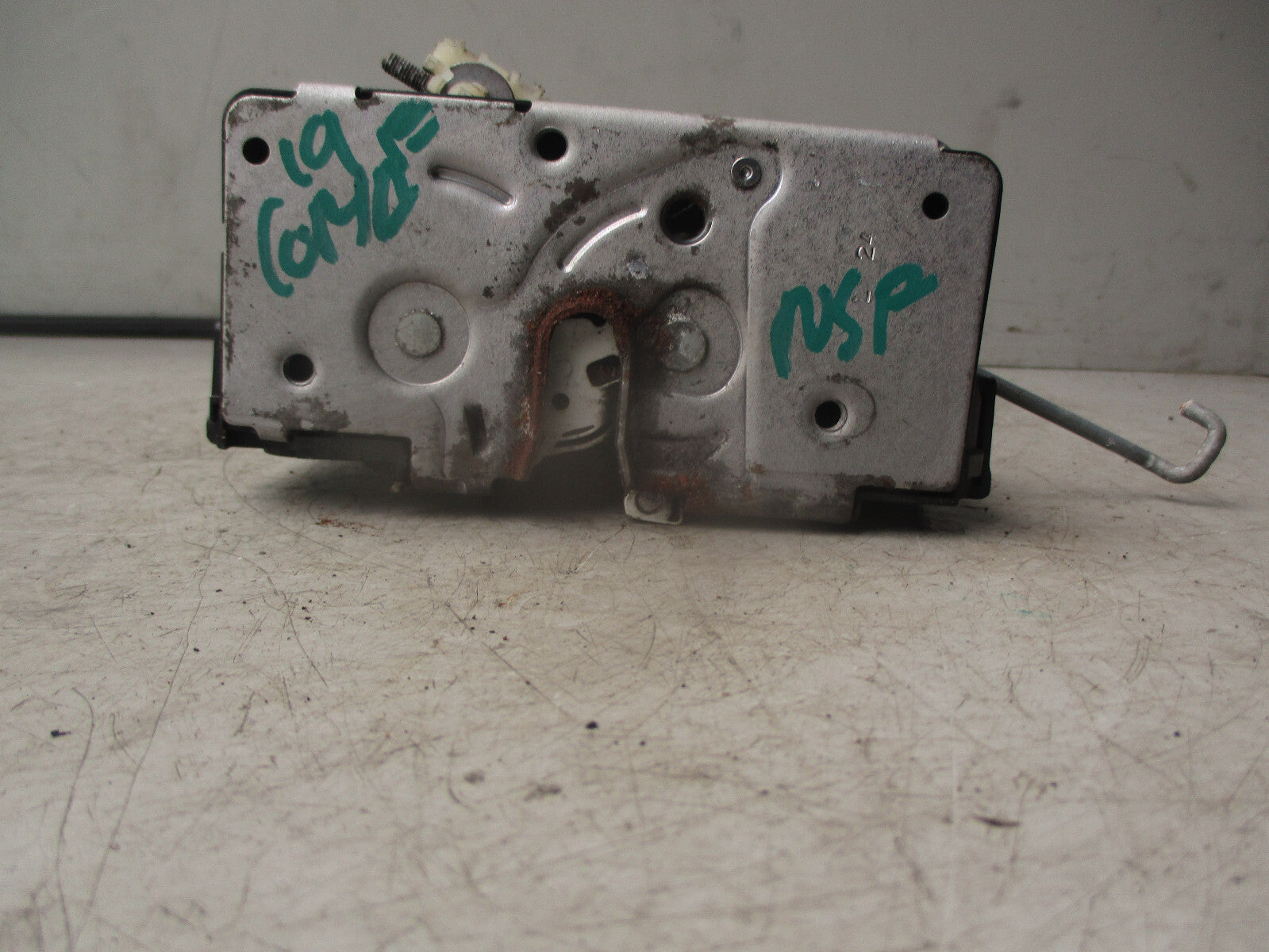 2019 VAUXHALL CORSA E NSF PASSENGER FRONT LEFT DOOR LOCK ASSEMBLY 13431839