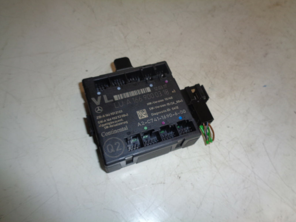 MERCEDES A CLASS W176 2017 PASSENGER SIDE FRONT DOOR CONTROL MODULE A1669000318
