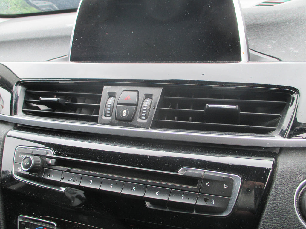 BMW X1 2018 F48 X DRIVE INTERIOR DASHBOARD MOULDING TRIM & VENTS PIANO BLACK