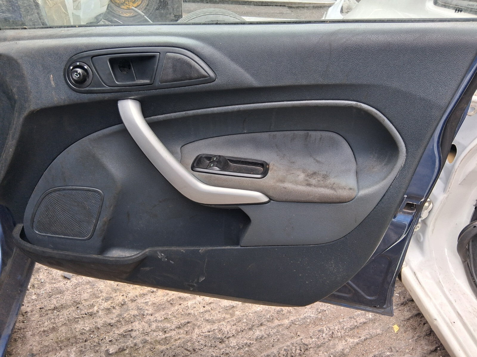 2010 FORD FIESTA MK7 OSF DRIVER SIDE FRONT RIGHT COMPLETE DOOR OCEAN BLUE