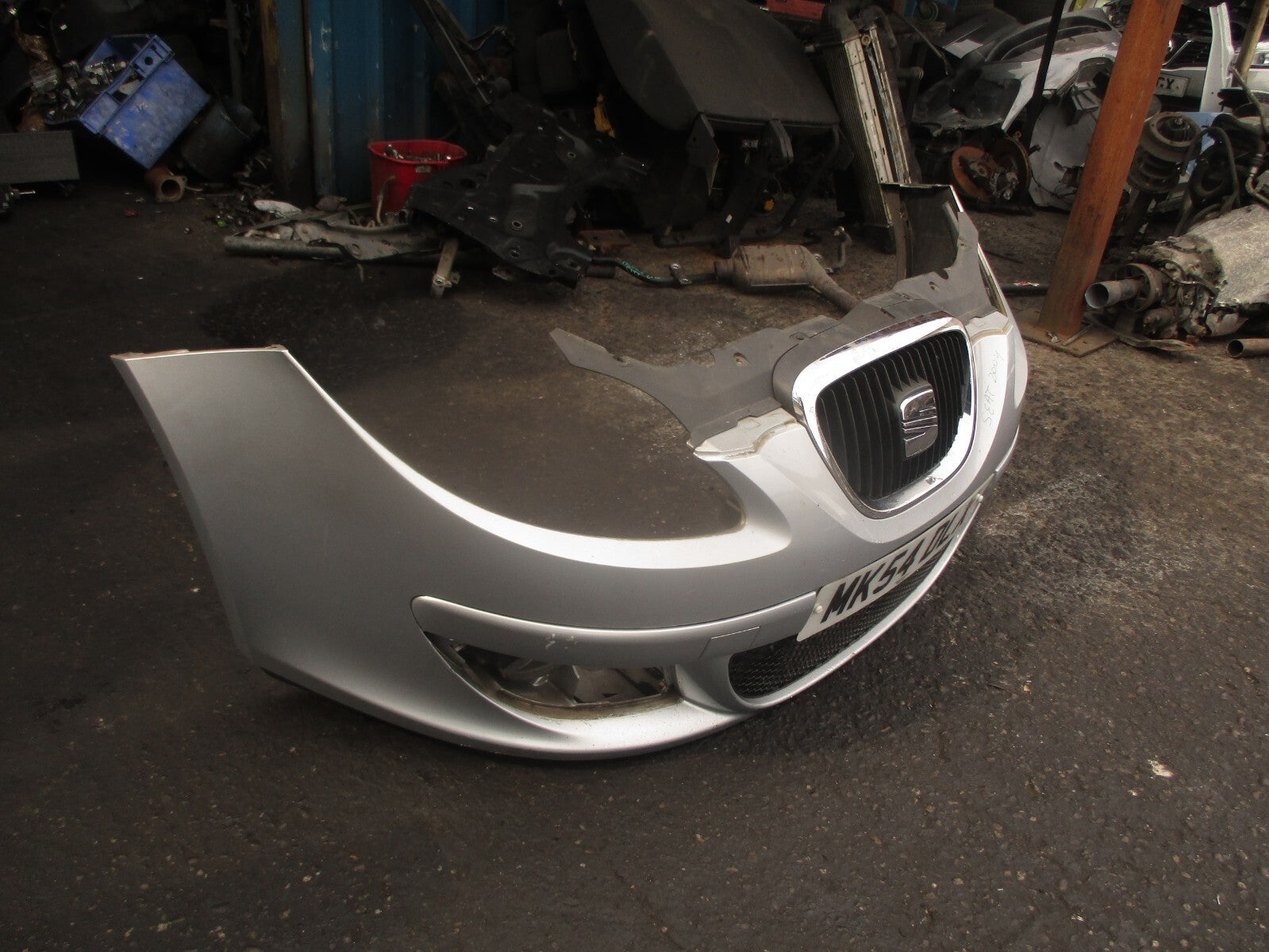 2004 SEAT ALTEA MK1 FRONT BUMPER WITH GRILLS GREY
