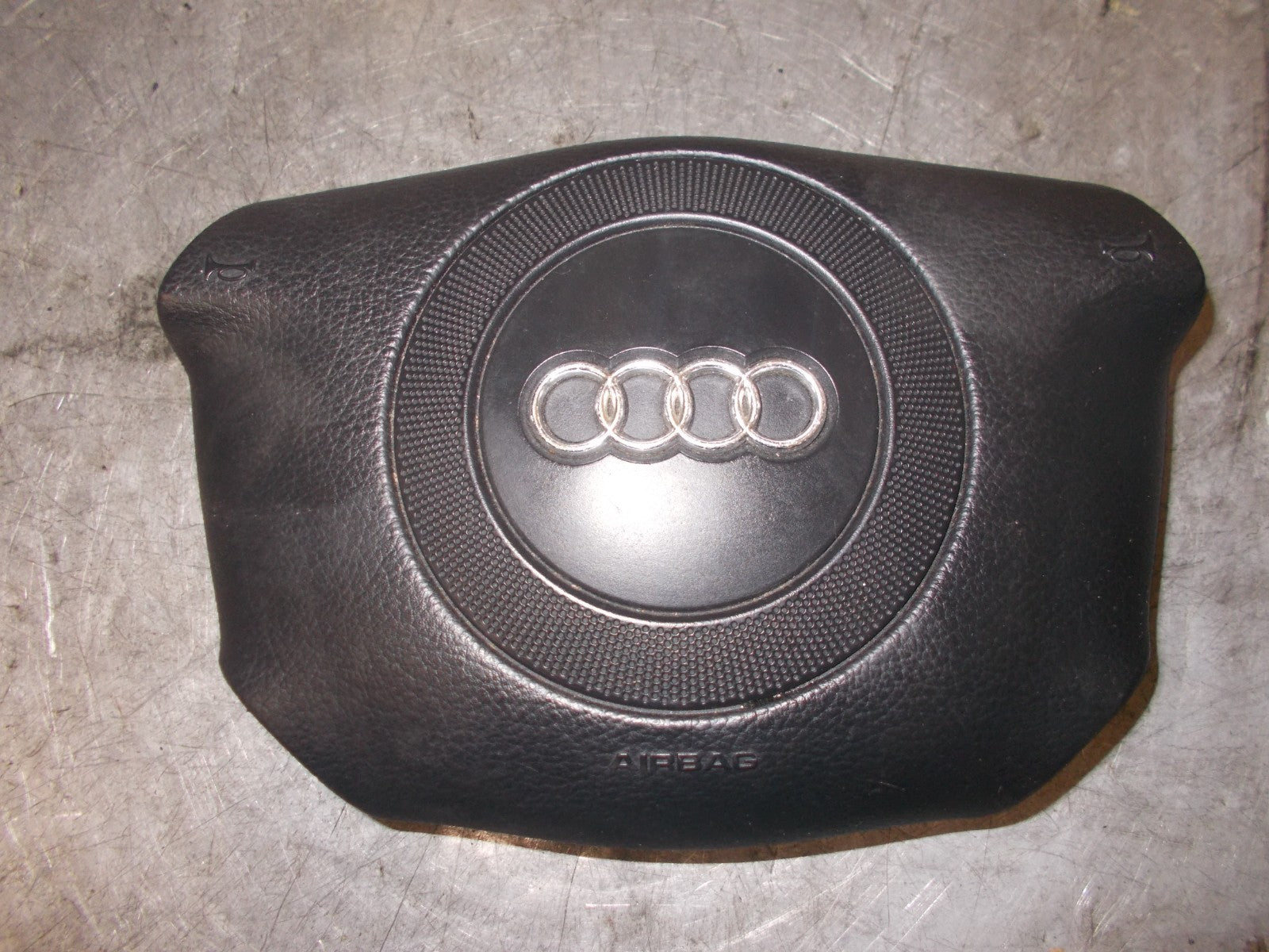 AUDI A8 1998 MK1 STEERING WHEEL AIRBAG 4B0880201 Q