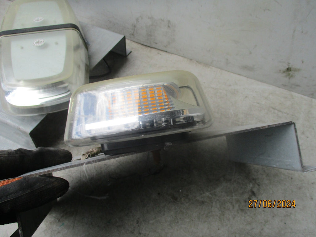 2021 MERCEDES BENZ SPRINTER W907 EXTERIOR ROOF BACON LIGHTS LED PAIR