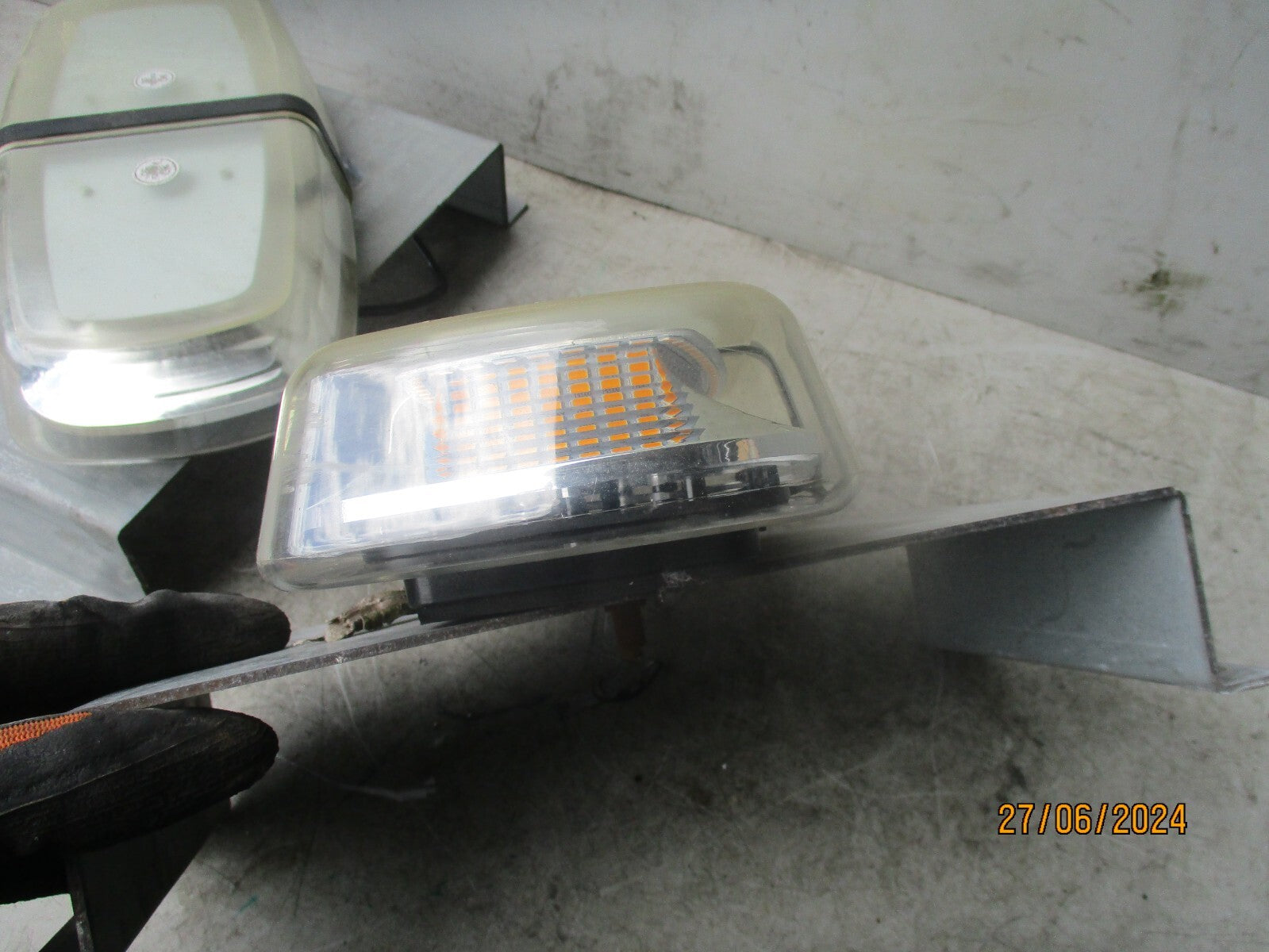 2021 MERCEDES BENZ SPRINTER W907 EXTERIOR ROOF BACON LIGHTS LED PAIR