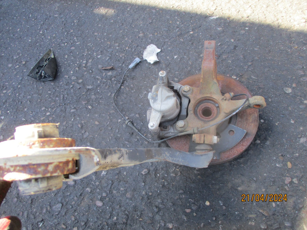 NISSAN MICRA K14 2019 1.0 PETROL OS DRIVER SIDE FRONT HUB CALIPER