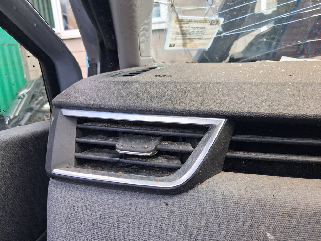 2024 RENAULT CLIO FACELIFT MK5 NSF PASSENGER SIDE FRONT LEFT AIRVENT