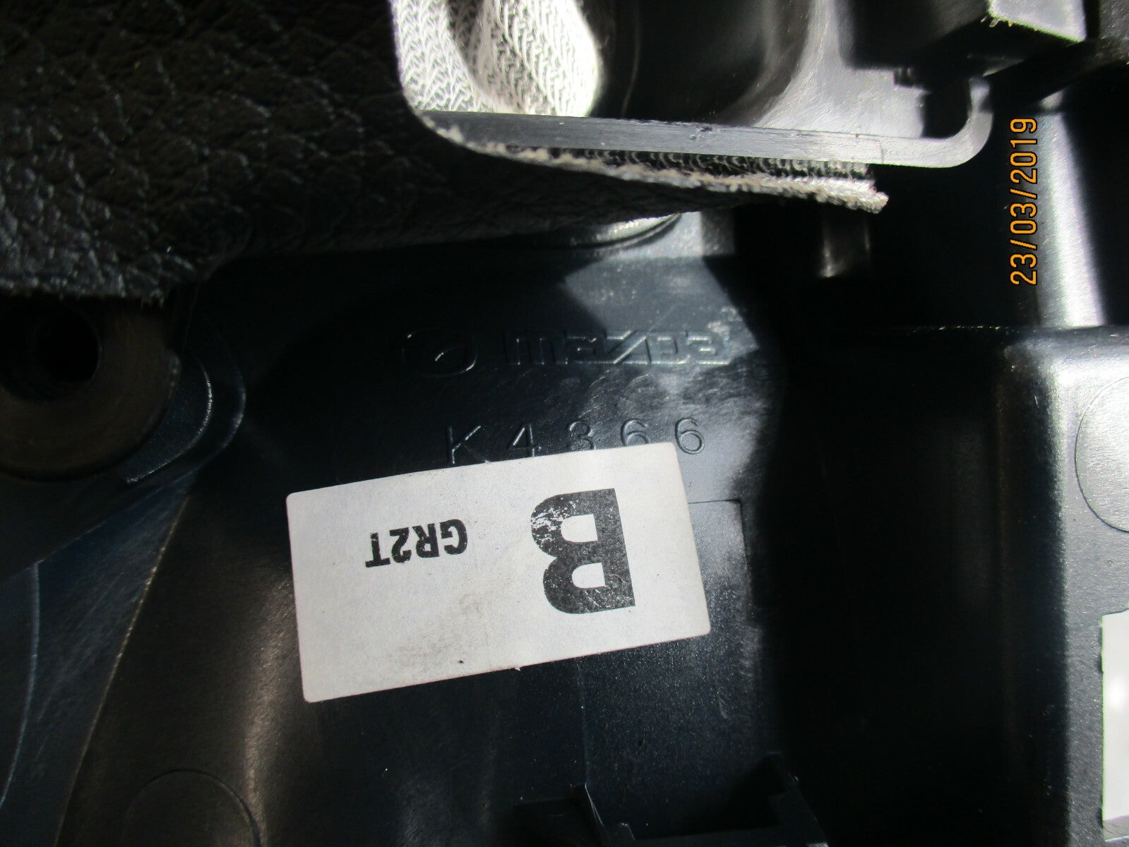 MAZDA 6 2005 GEAR STICK SURROUND TRIM BLUE