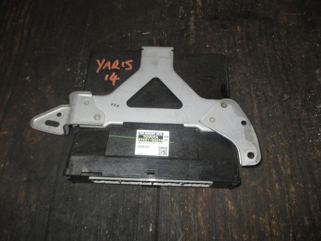 TOYOTA YARIS MK3 2014 POWER MANANGEMENT CONTROL MODULE 896810D090
