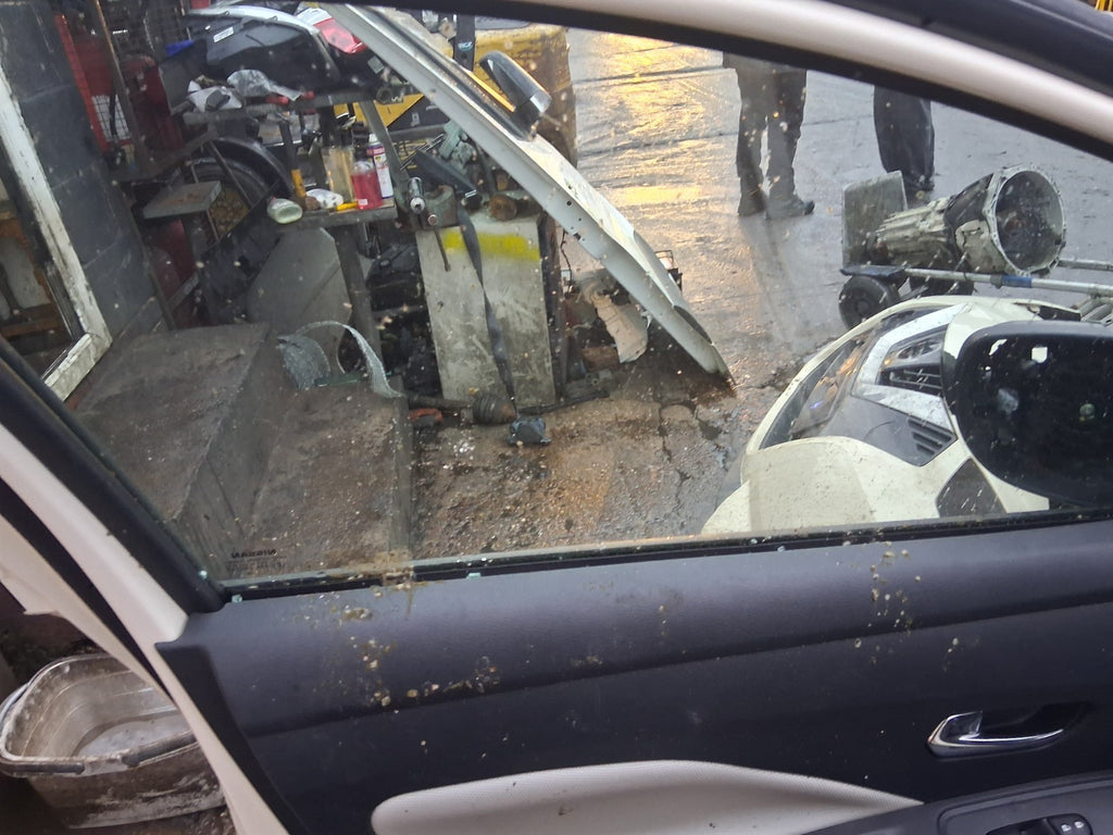 2018 NISSAN MICRA K14 NSF PASSENGER SIDE FRONT LEFT WINDOW GLASS