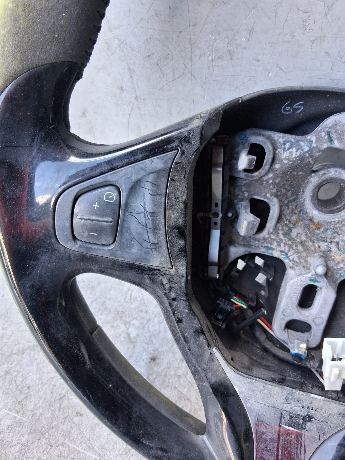 RENAULT CAPTUR 2014 MULTIFUNCTIONAL STEERING WHEEL 985105453R