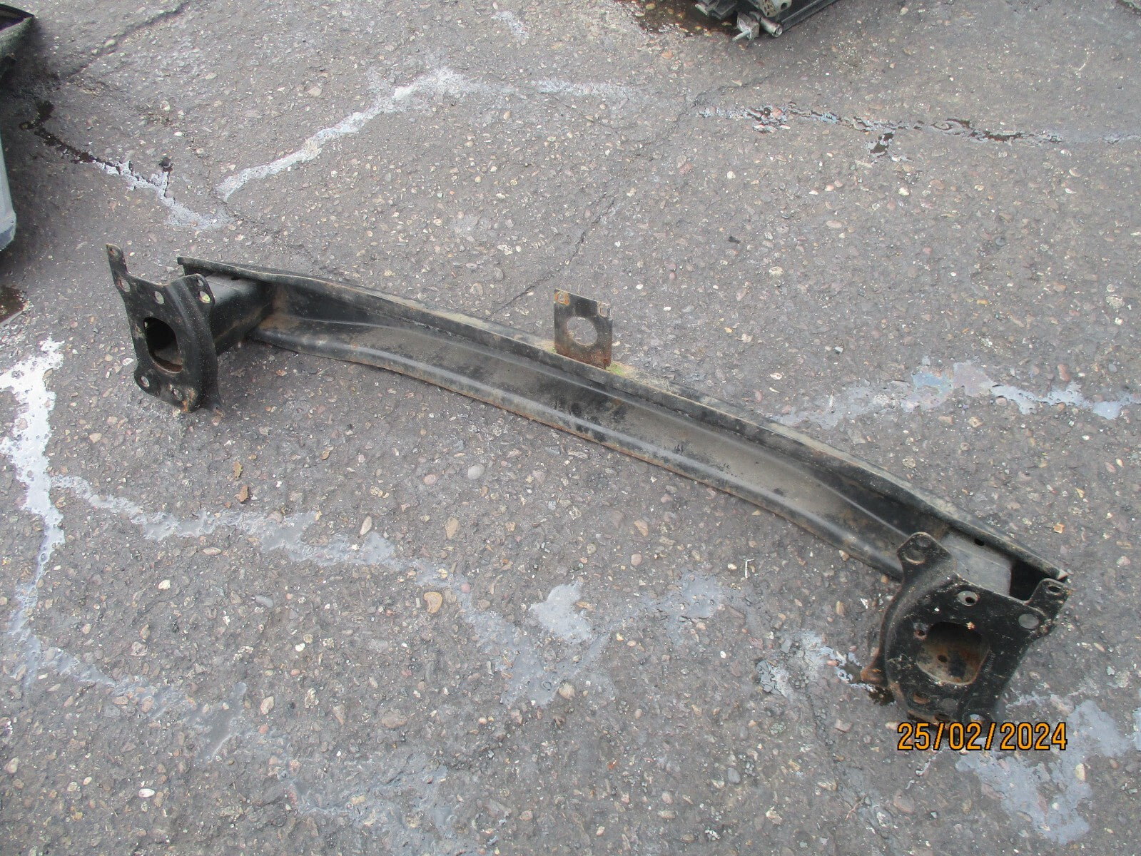 VW VOLKSWAGEN GOLF MK5 2005 3 DOOR FRONT BUMPER REINFORCEMENT CRASH BAR