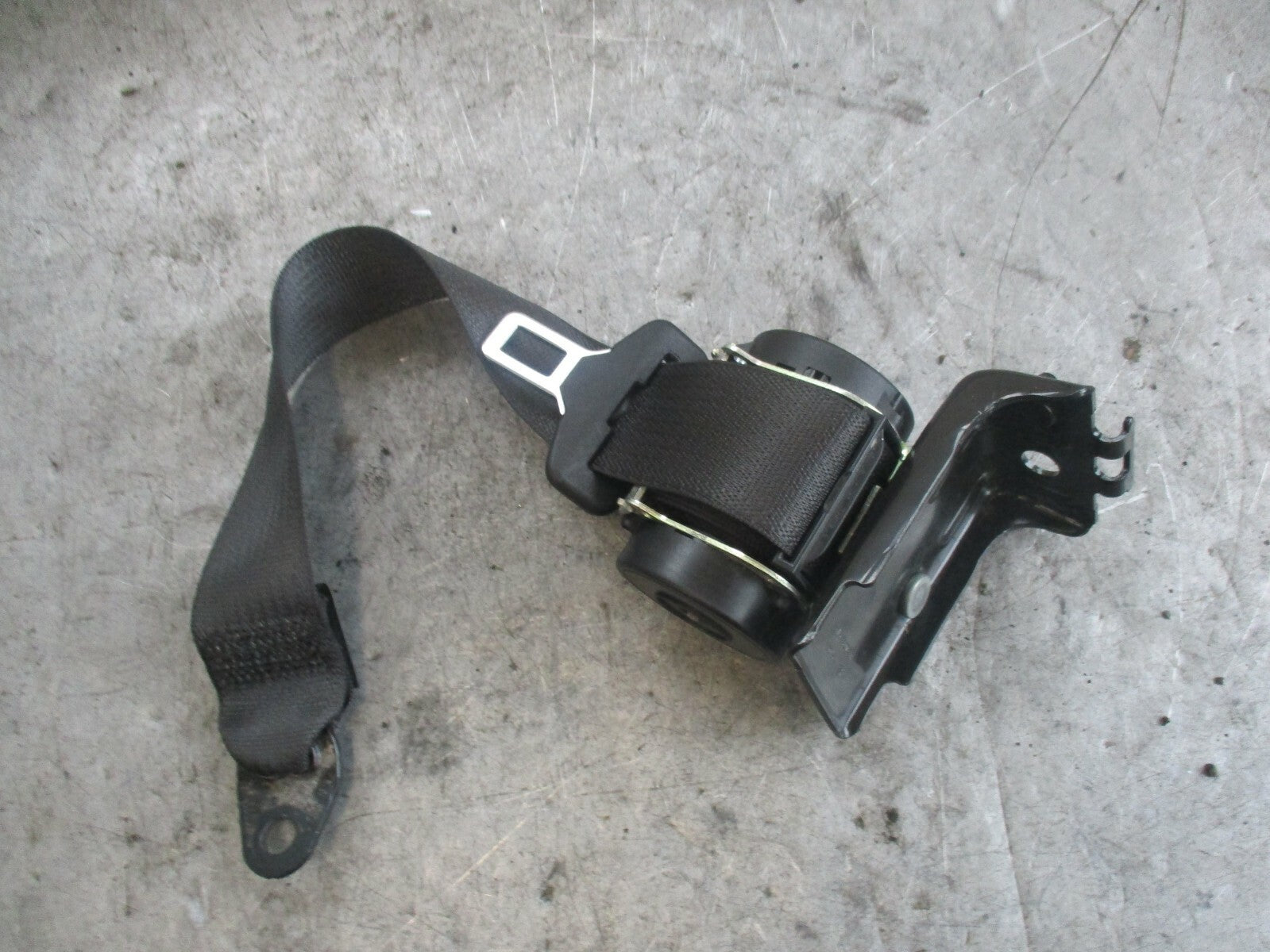 VAUXHALL ASTRA J NSR PASSENGER SIDE REAR PRE TENSIONED SEAT BELT 616569200C