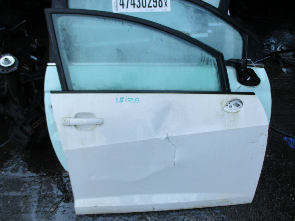 SEAT IBIZA 6J MK4 2012 OSF DRIVER SIDE FRONT DOOR WHITE DAMAGED