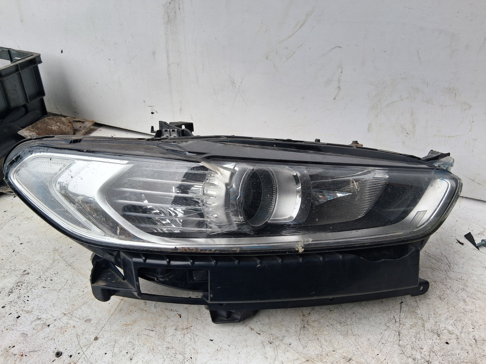 2017 FORD MONDEO MK5 OSF DRIVER SIDE FRONT RIGHT HEADLIGHT DAMAGED DS7313W029