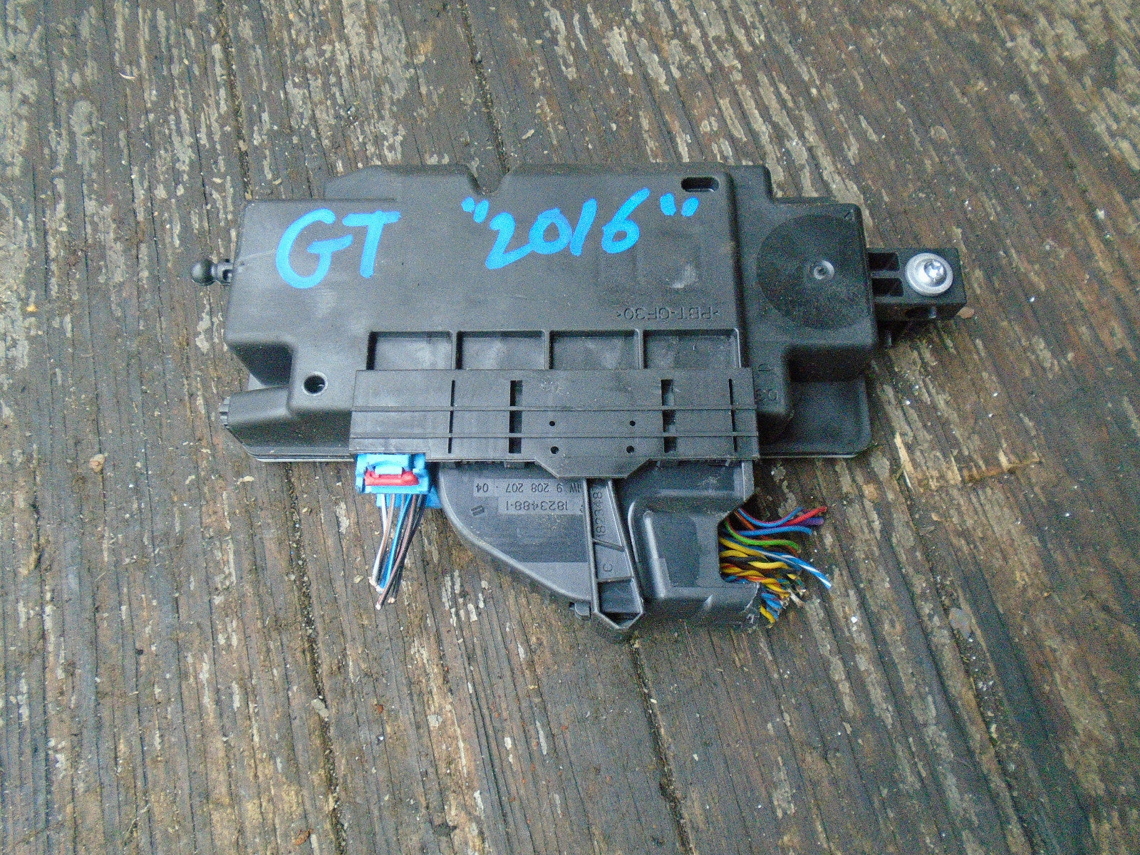 BMW 5 SERIES GT F07 SAFETY BAG CONTROL UNIT MODULE 6807633