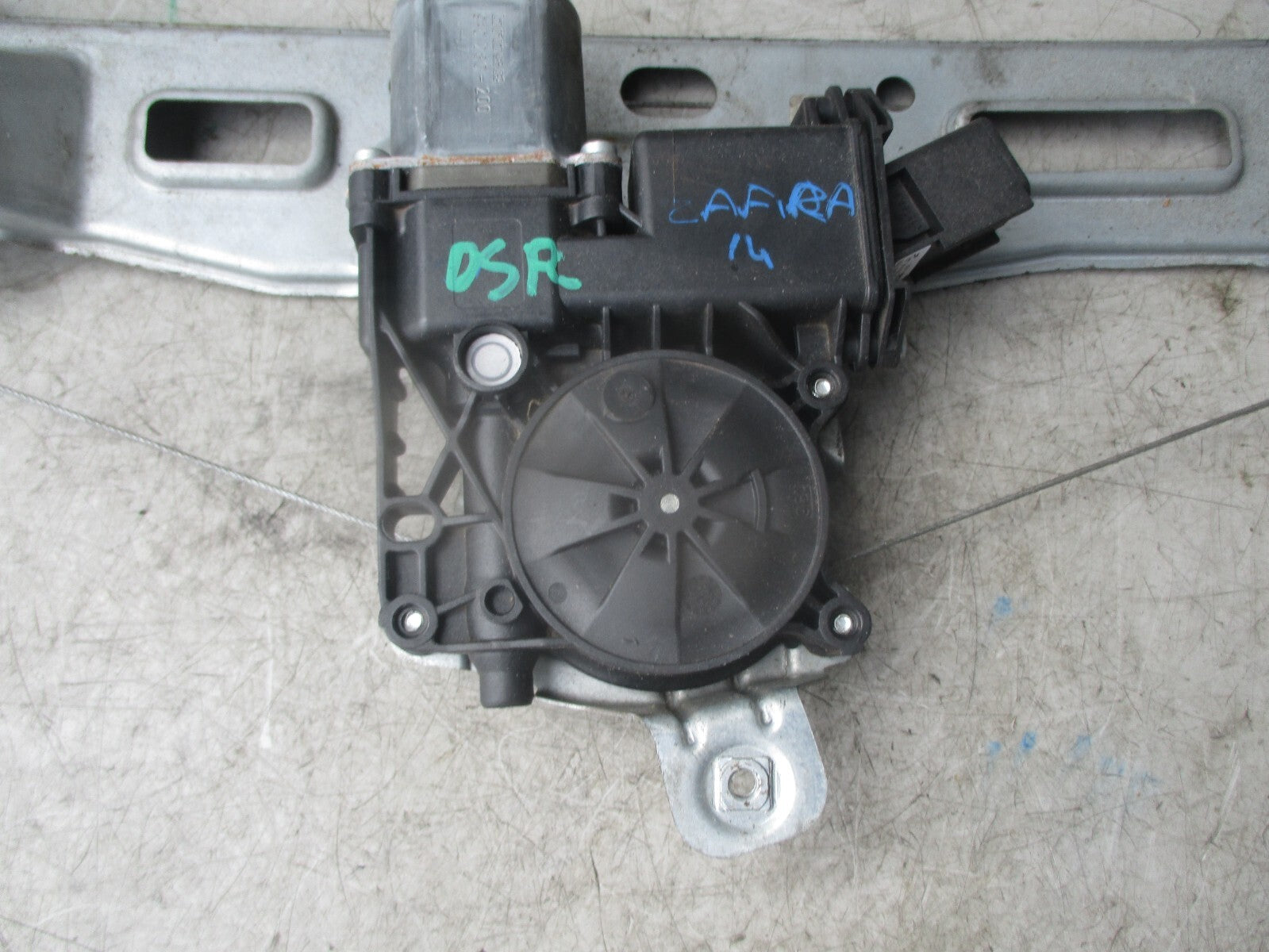 2014 VAUXHALL ZAFIRA C OSR DRIVER SIDE REAR WINDOW MOTOR AND REGULATOR 13260142