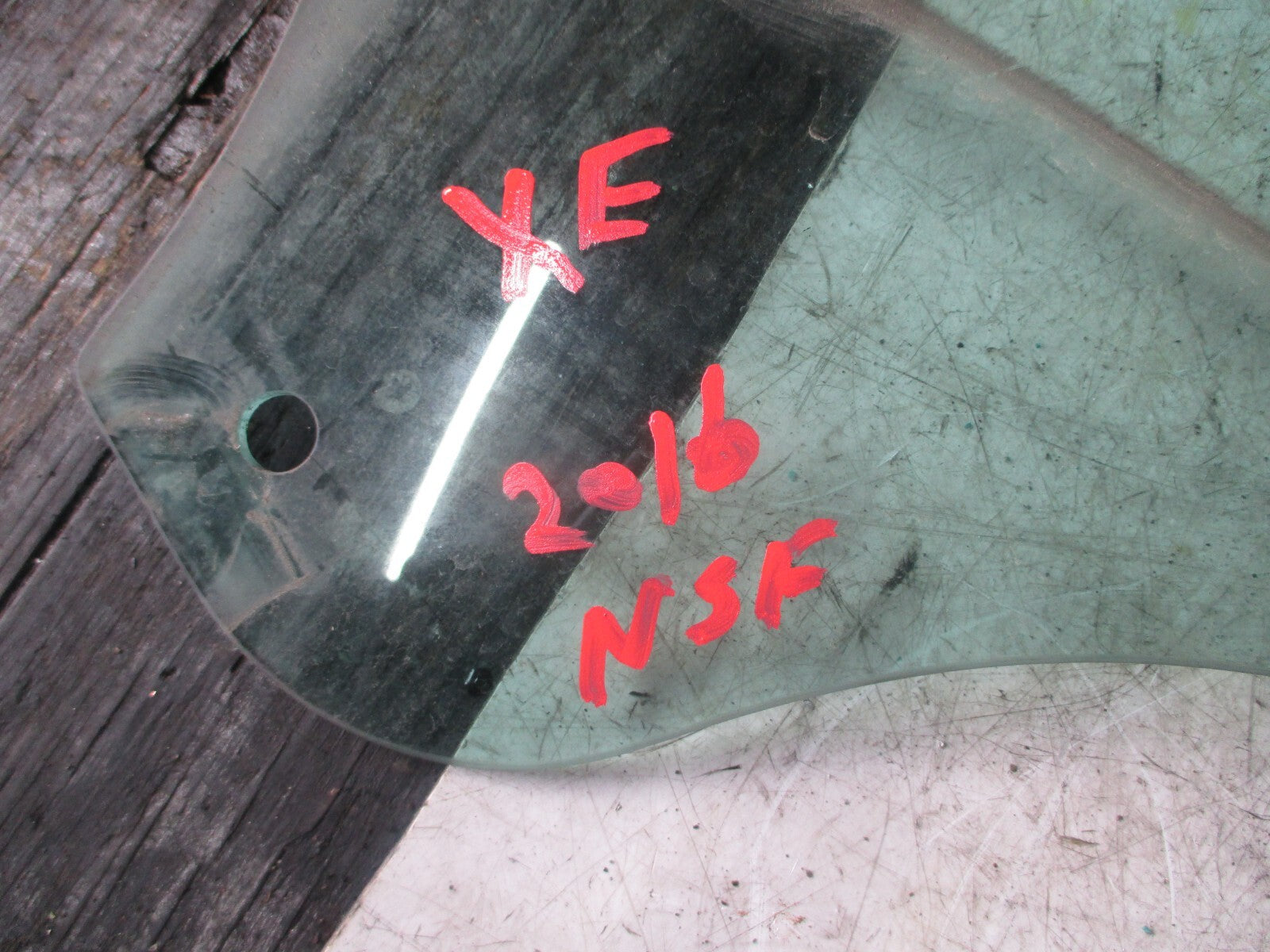 JAGUAR XE 2016 5 DOOR NSF PASSENGER SIDE FRONT DOOR WINDOW GLASS