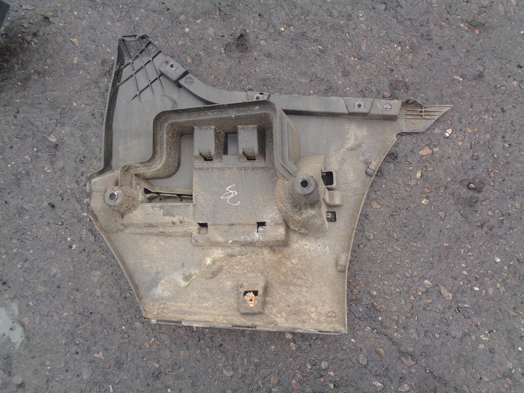 BMW 5 SERIES F10 2012 NSR PASSENGER SIDE REAR BUMPER MOUNTING BRACKET 7184767