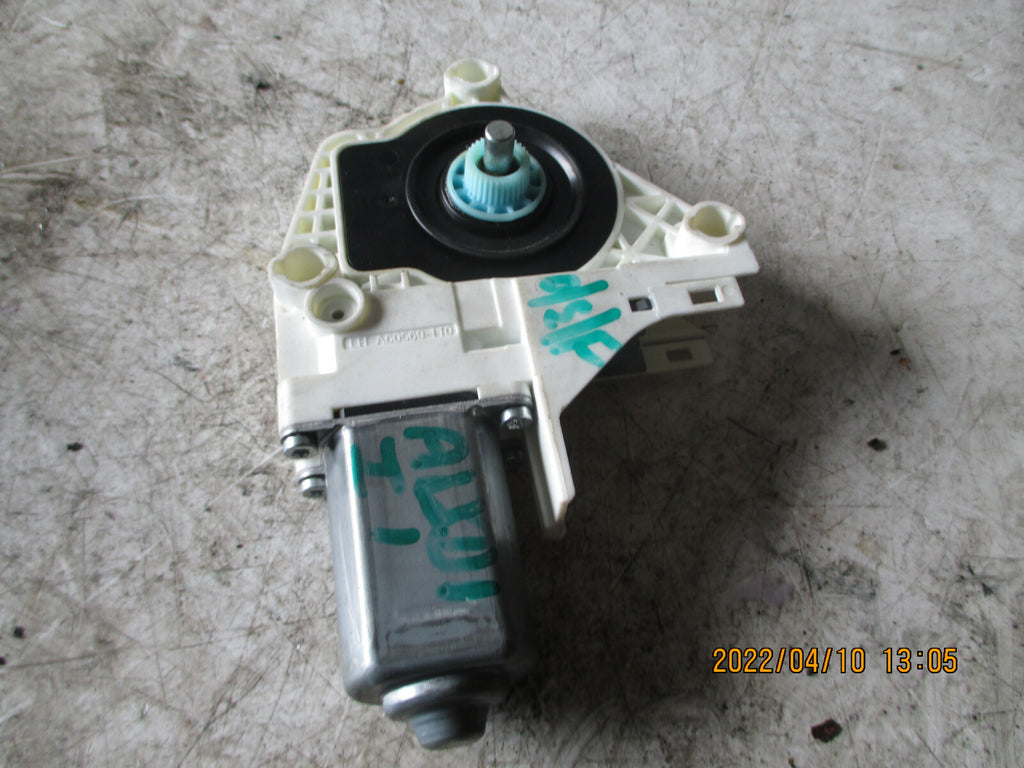 AUDI A1 2015 5 DOOR 8X OSF DRIVER SIDE FRONT DOOR WINDOW MOTOR 8K0959802C