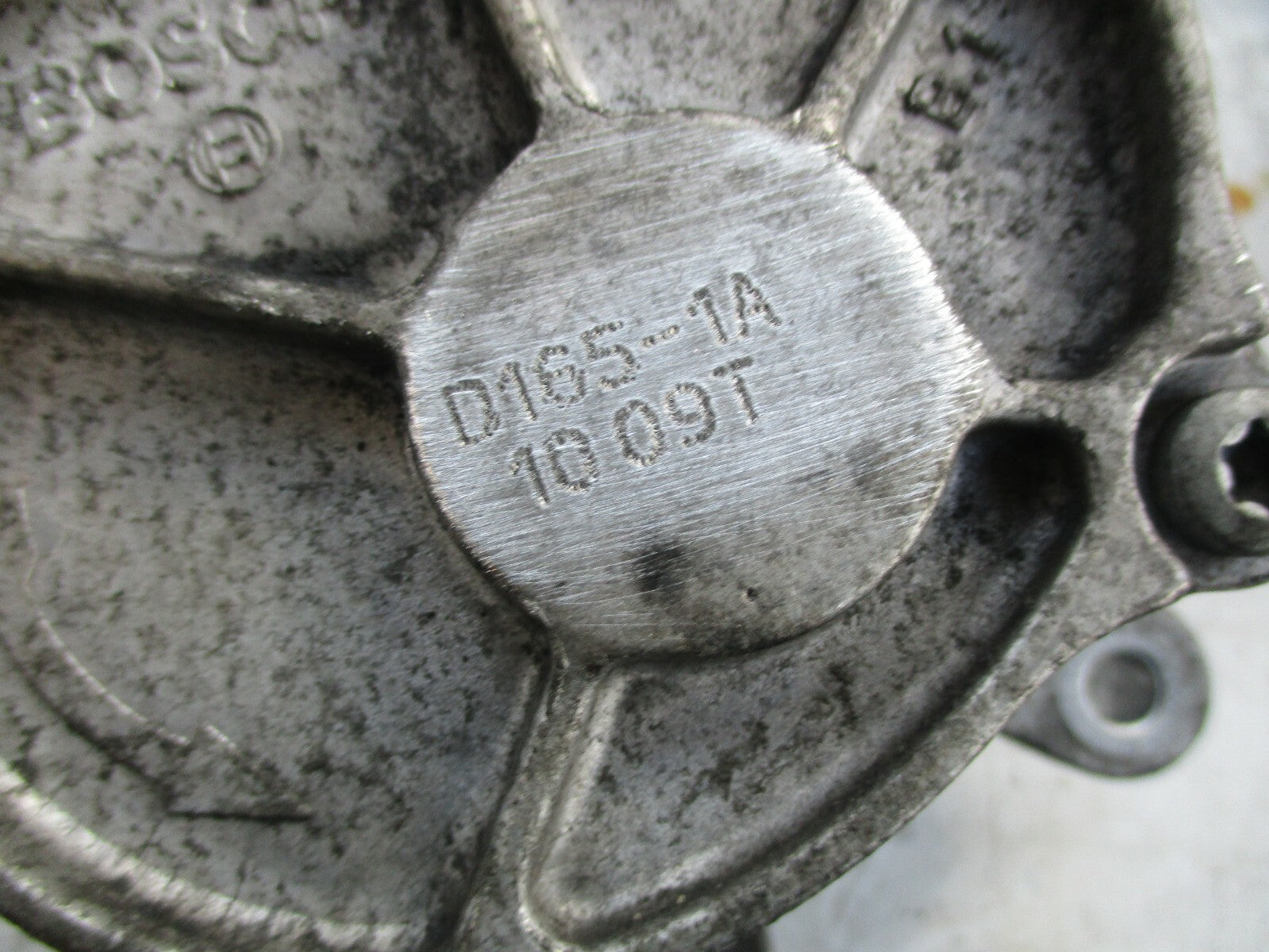 VOLVO V70 MK3 2.0 DIESEL BRAKE VACUUM PUMP D165 1A