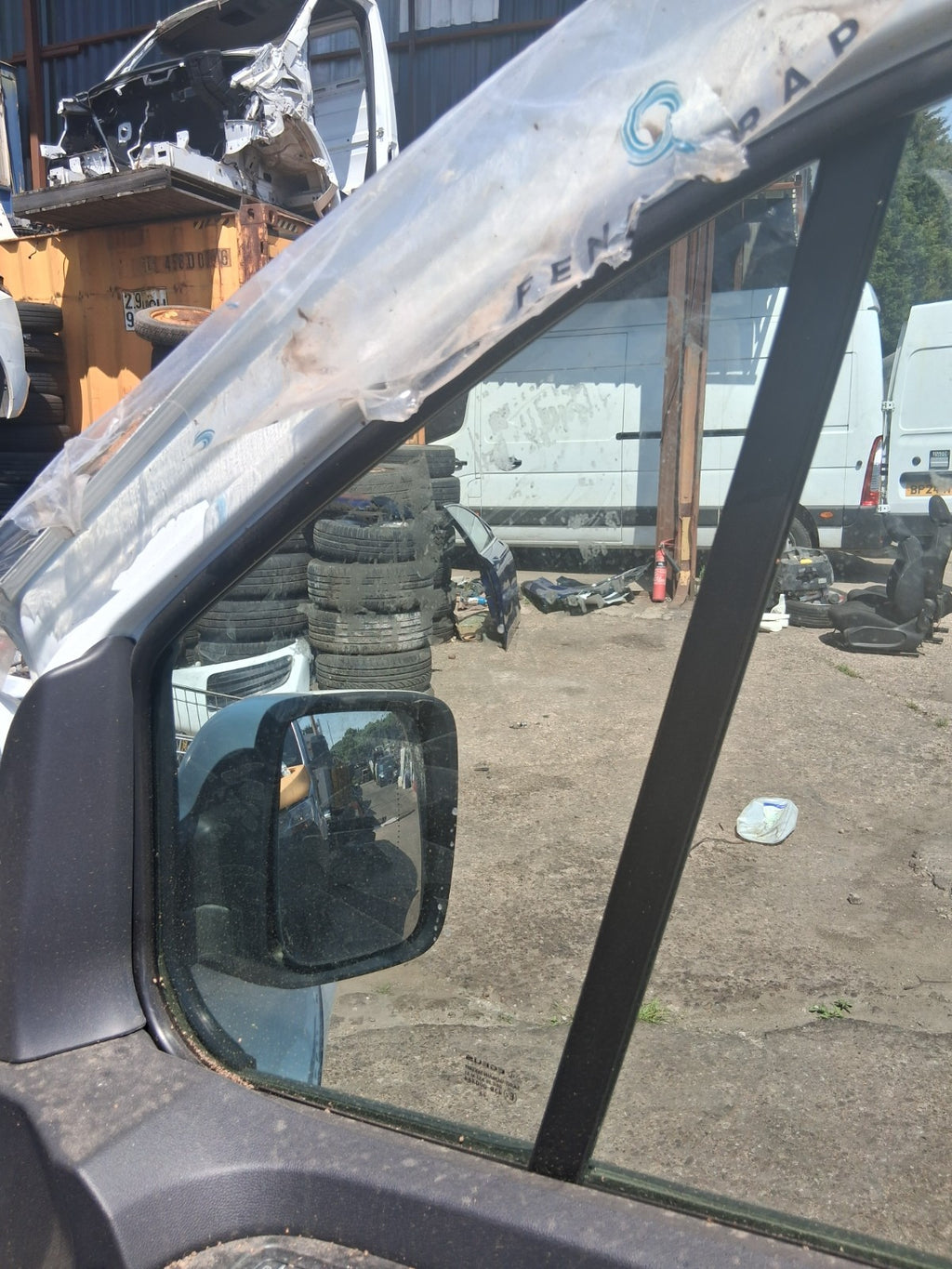 2025 RENAULT TRAFIC X82 MK3 OSF DRIVER SIDE FRONT RIGHT WINDOW QUARTER GLASS