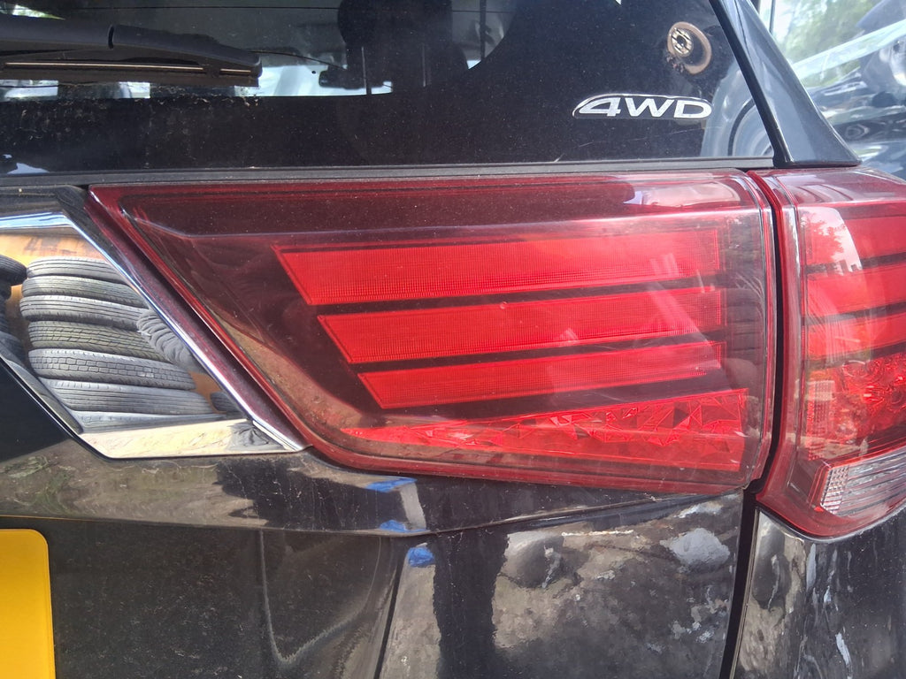 2018 MITSUBISHI OUTLANDER MK3 OSR DRIVER SIDE REAR INNER TAIL LIGHT LAMP