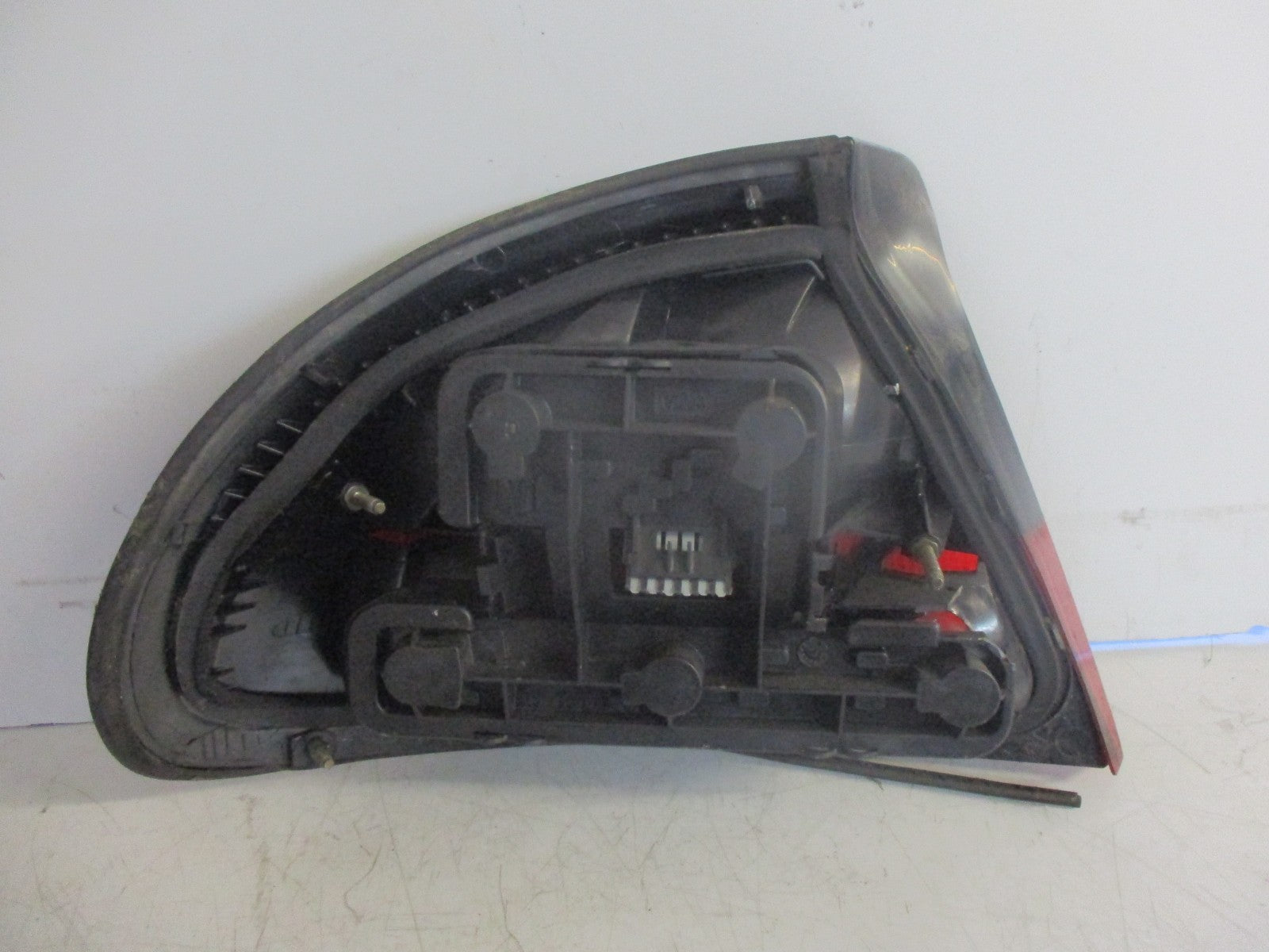 VAUXHALL TIGRA MK1 2000 OSR DRIVER SIDE REAR BRAKE TAIL LIGHT CLUSTER UNIT