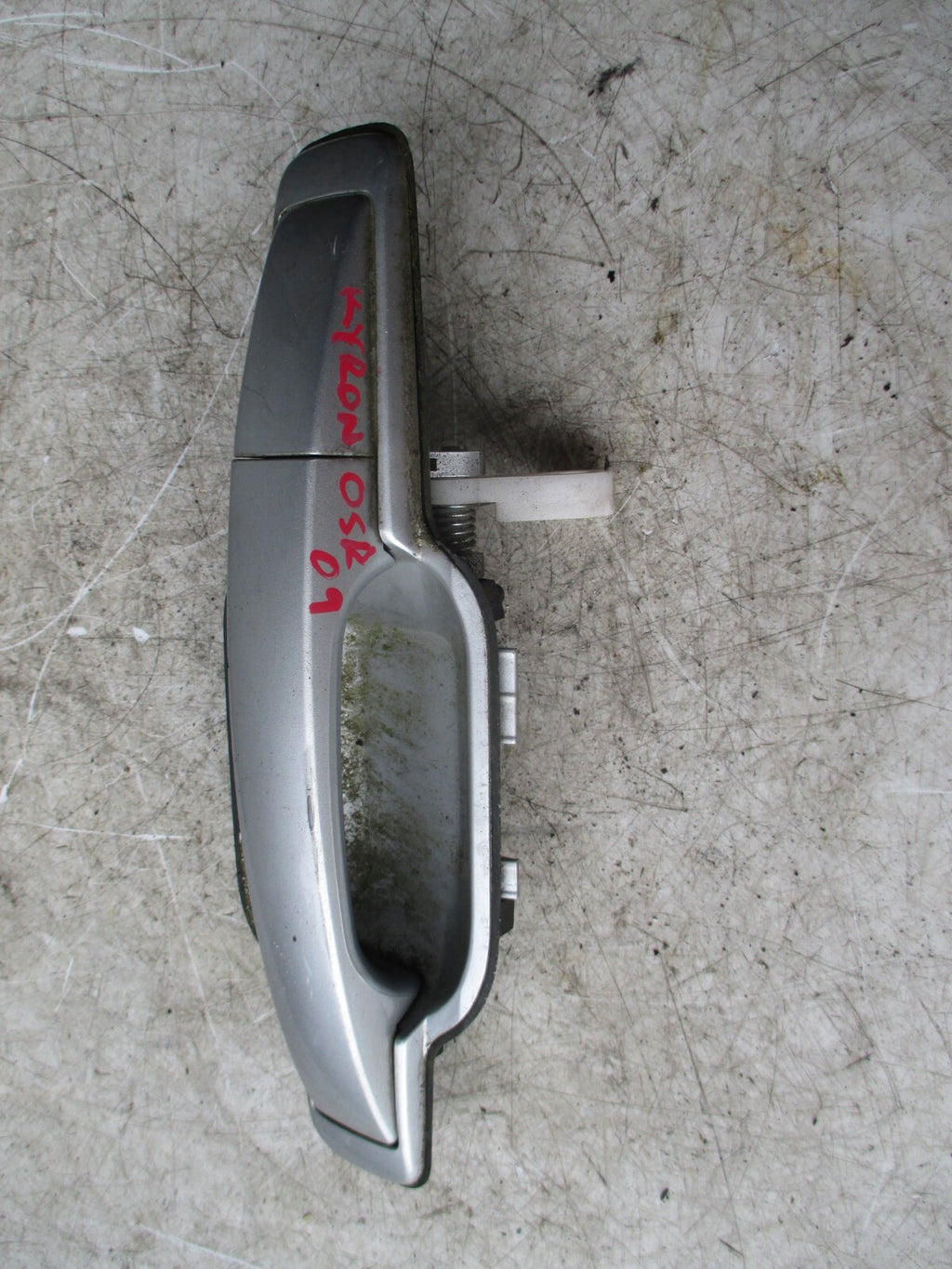 SSANGYONG KYRON 2009 2.0 DIESEL OSR DRIVER SIDE REAR EXTERIOR HANDLE 7345031000