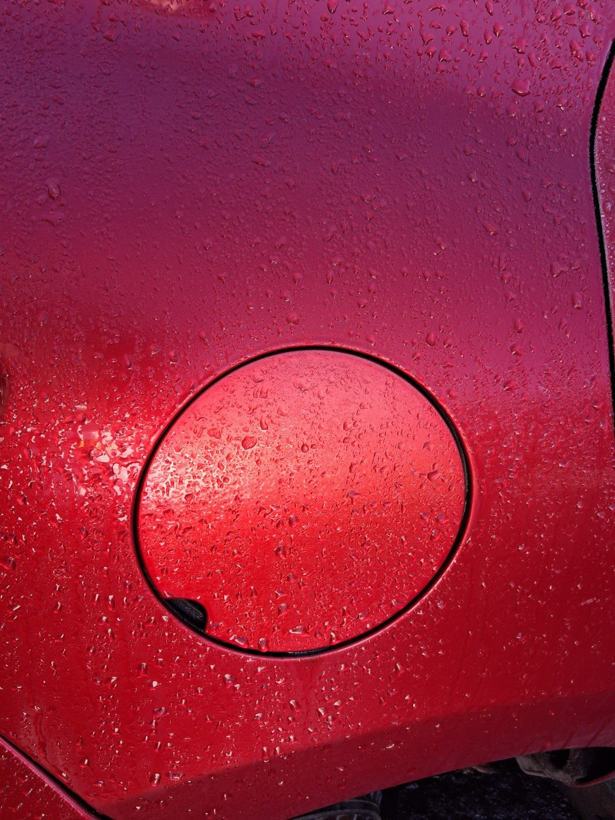 2013 RENAULT CLIO X98 MK4 FUEL FLAP LID COVER RED