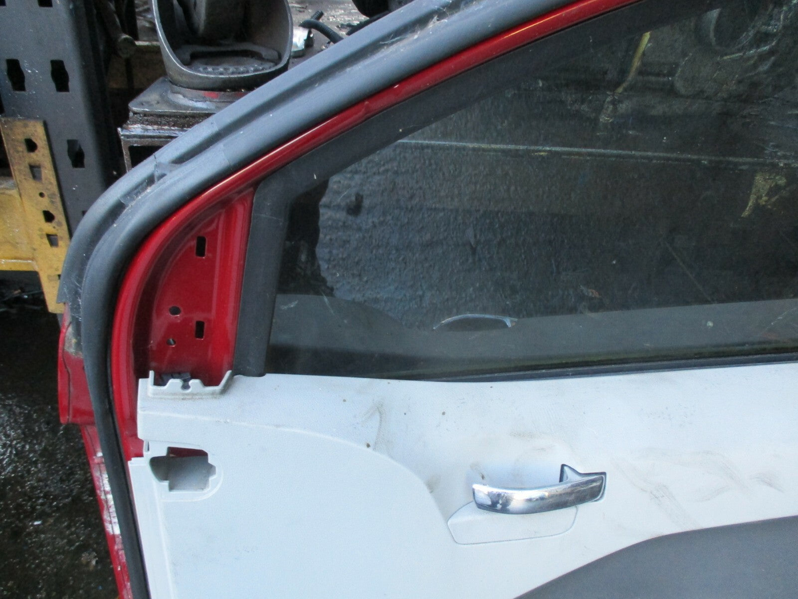 DODGE CALIBER 2008 COMPLETE OSF DRIVER SIDE FRONT DOOR GLASS HANDLE CARD IN RED