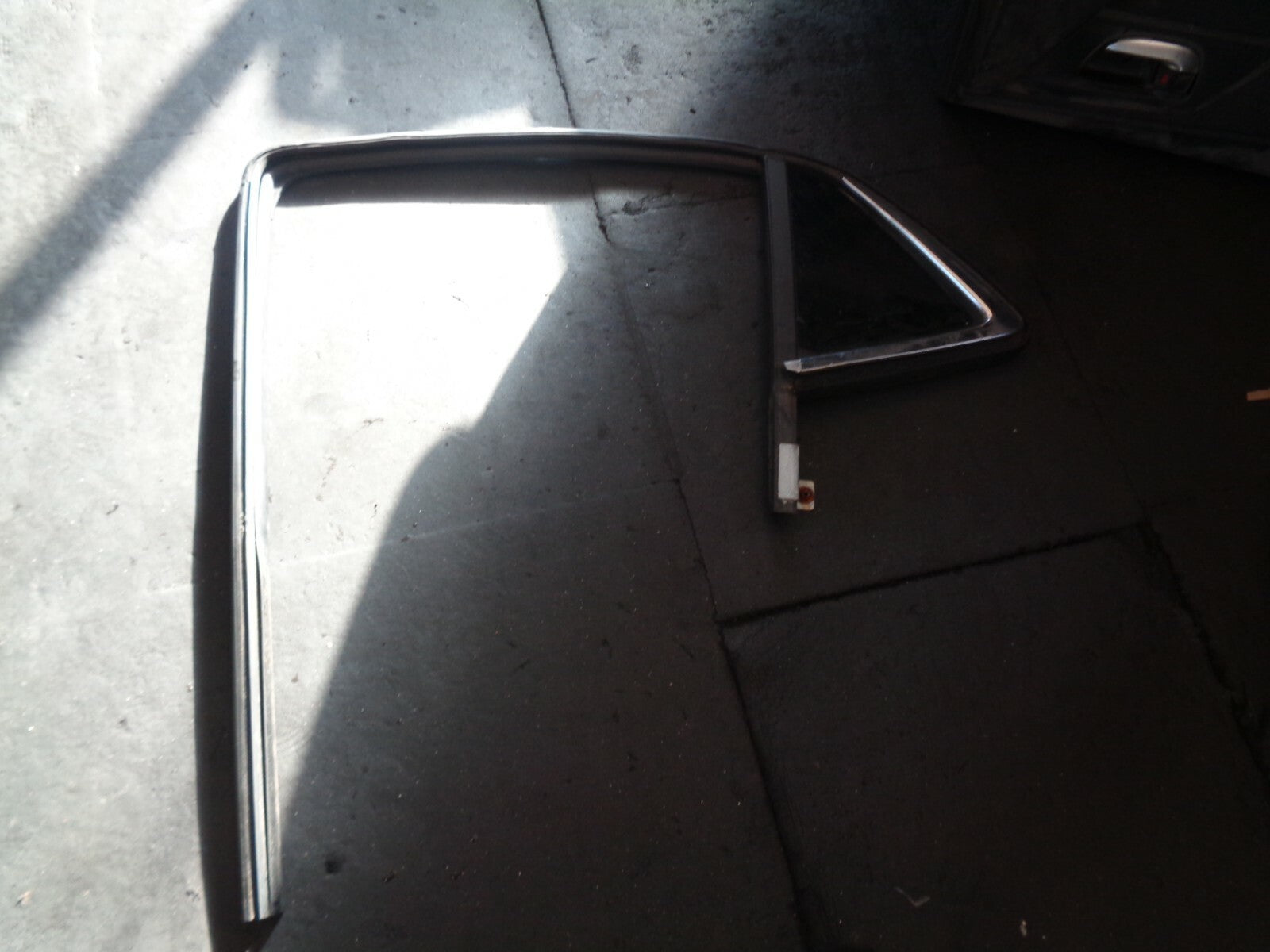 VAUXHALL MOKKA 2013 MK1 NSR PASSENGER SIDE REAR DOOR QUARTER WINDOW PANEL