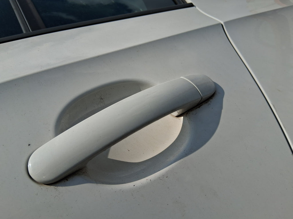 SEAT TOLEDO MK4 2018 HATCH NSR PASSENGER SIDE REAR DOOR HANDLE CANDY WHITE LF9E