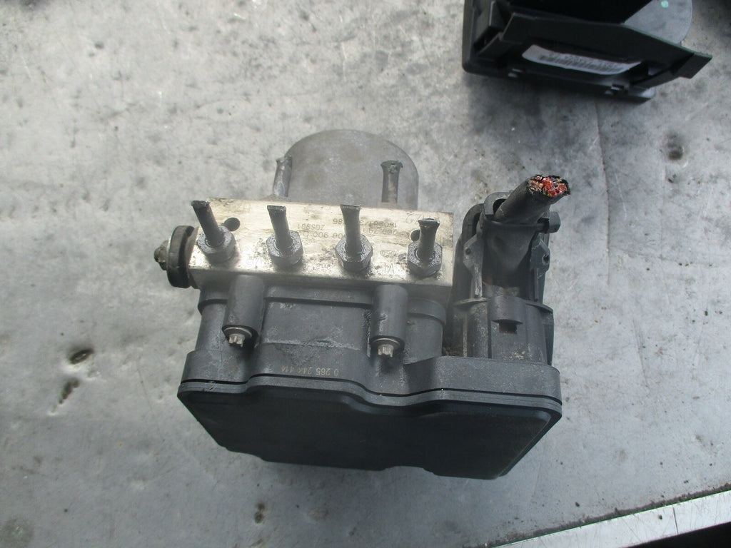 MERCEDES SPRINTER W906 MK2 2014 2.1 CDI ABS PUMP AND MODULATOR A9069005502