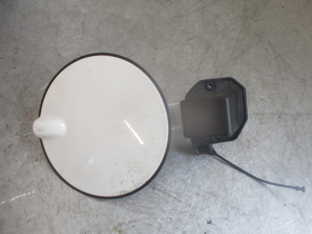 VAUXHALL CORSA D FUEL FILLER FLAP CAP IN WHITE 13183306 GENUINE (4587