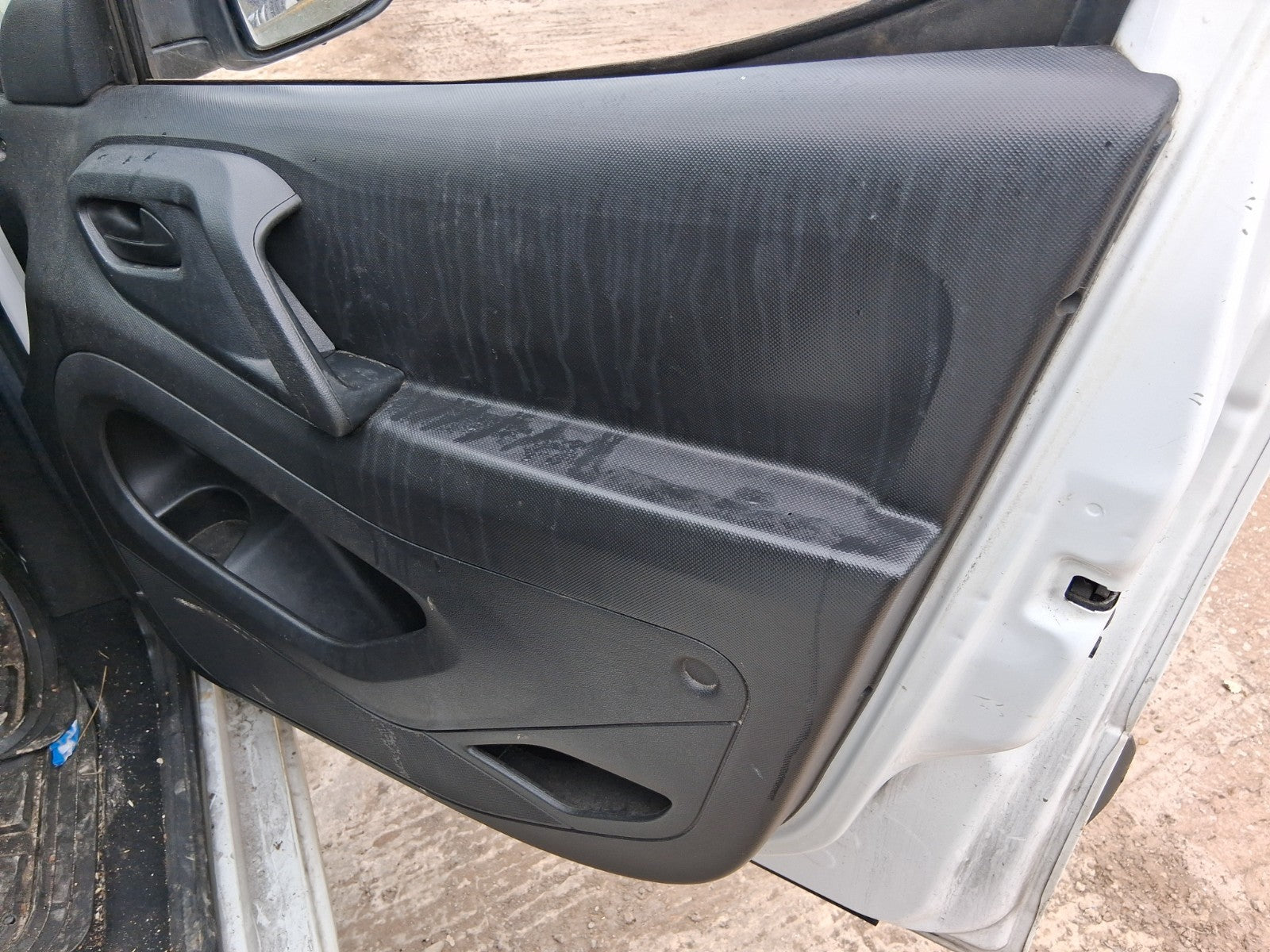 2017 CITROEN BERLINGO MK2 OSF DRIVER SIDE FRONT RIGHT DOOR CARD PANEL