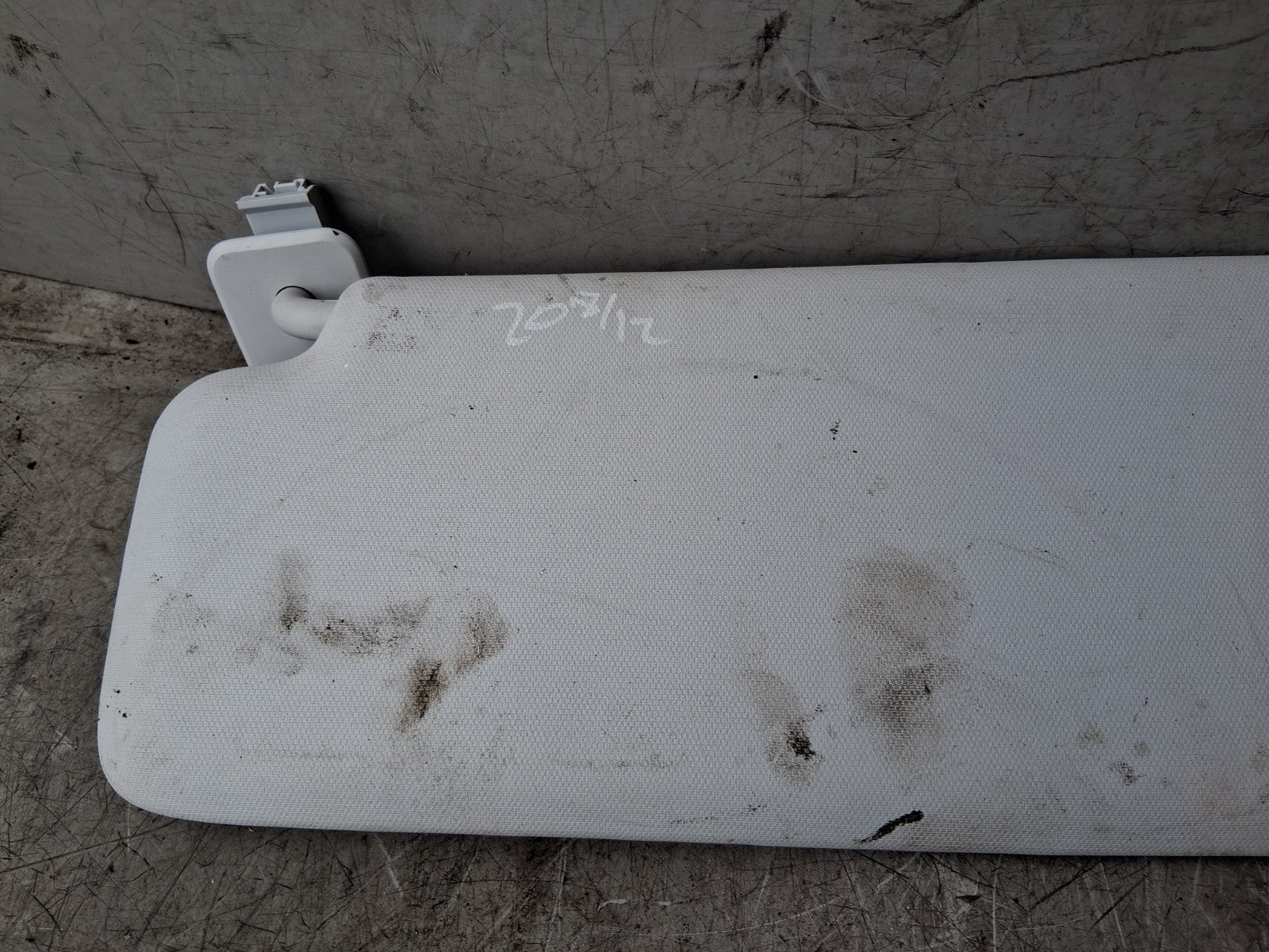 2012 PEUGEOT 208 OSF DRIVER SIDE FRONT RIGHT SUN VISOR SHADE