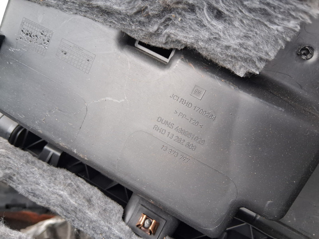 2013 VAUXHALL ASTRA J FRONT STORAGE COMPARTMENT GLOVEBOX 13373797