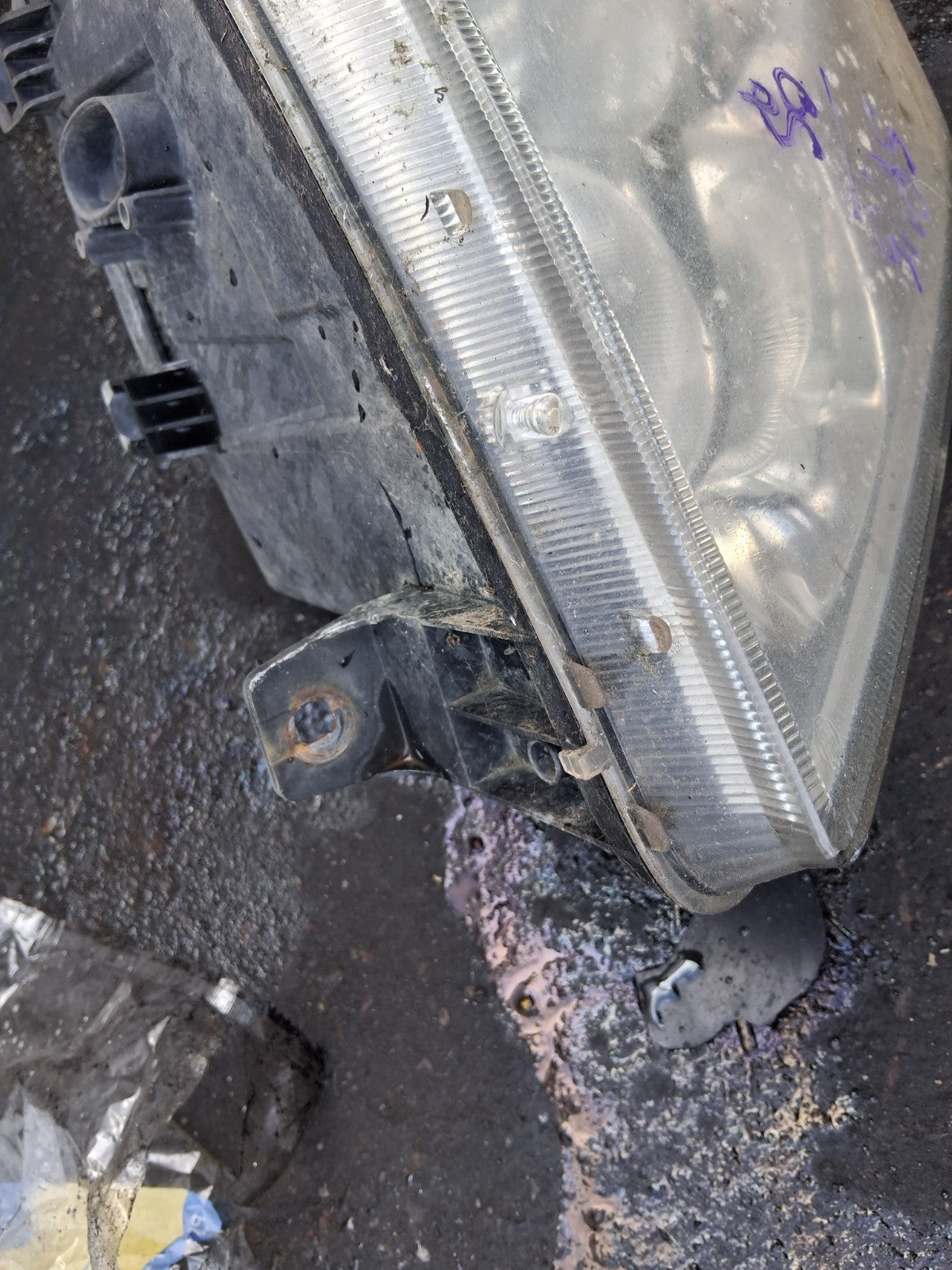 2016 MERCEDES SPRINTER W906 OSF DRIVER SIDE FRONT RIGHT HEADLIGHT 24738200