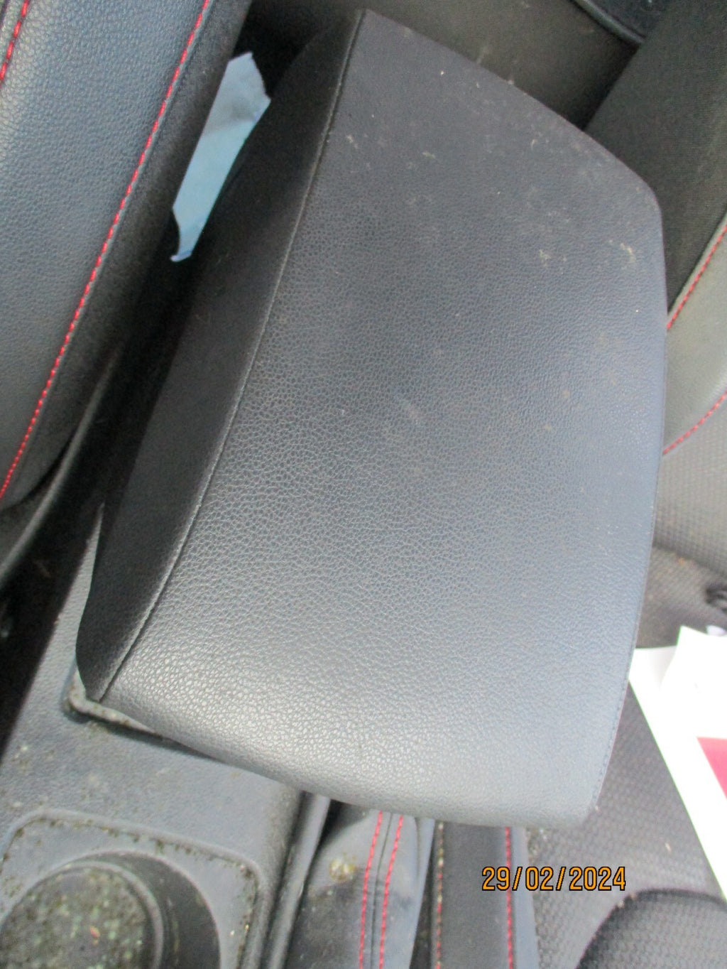 SEAT LEON MK3 2017 CENTRE MIDDLE LEATHER ARMREST ONLY