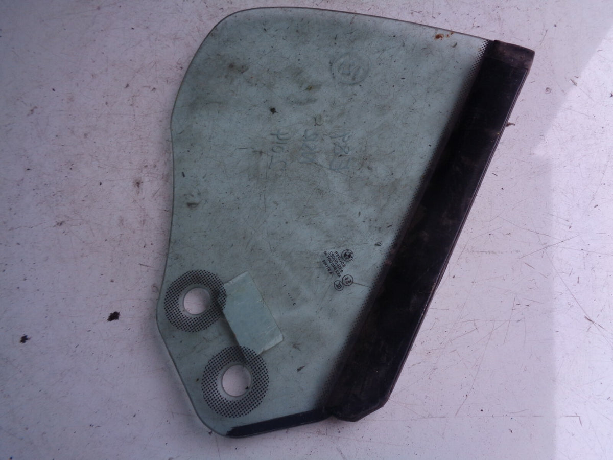 BMW Z4 ROADSTER REAR LEFT SIDE QUARTER WINDOW GLASS