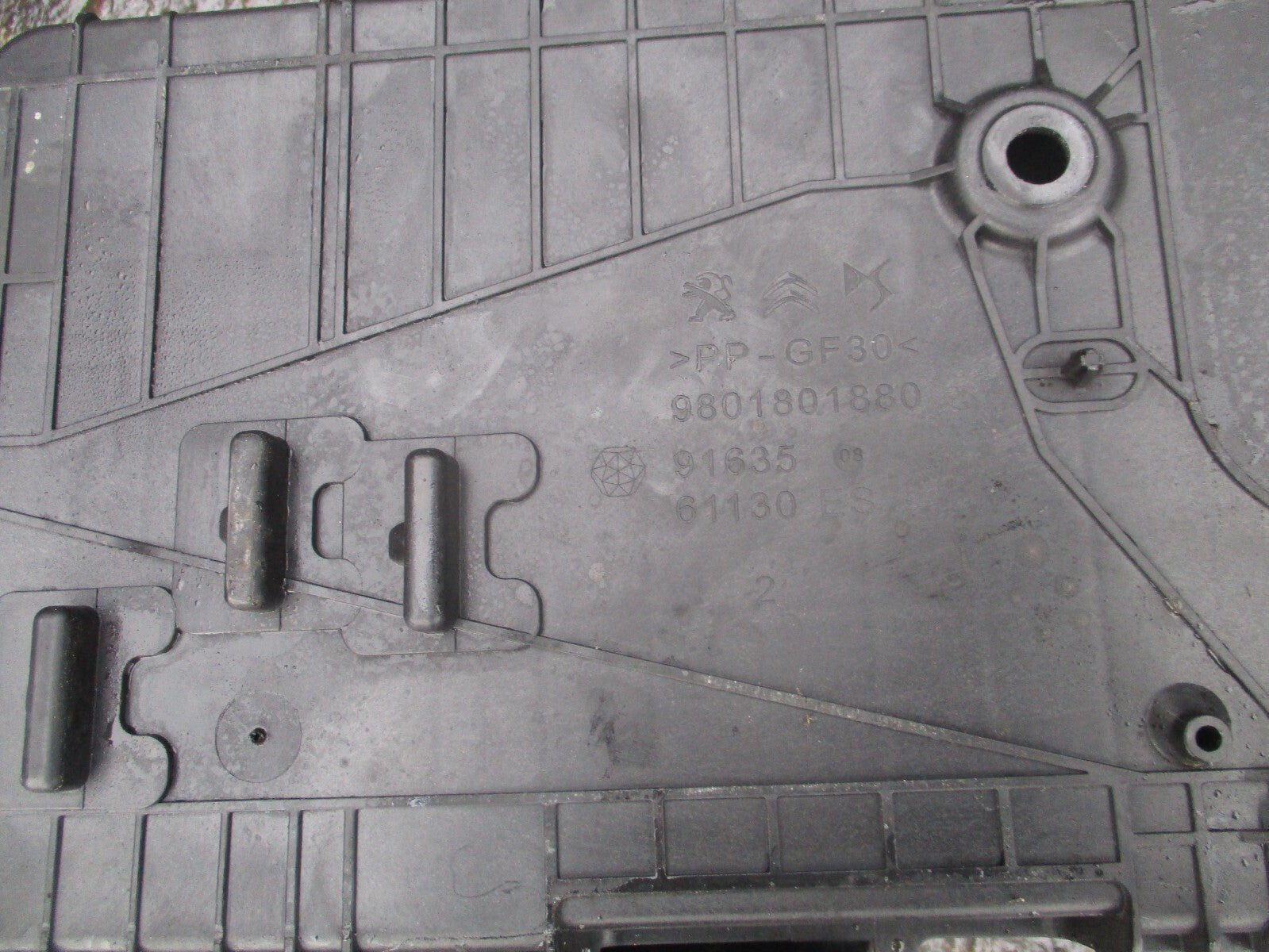 2016 CITROEN CACTUS CONTROL ECU & BATTERY TRAY 9688828380 03 (ref s)