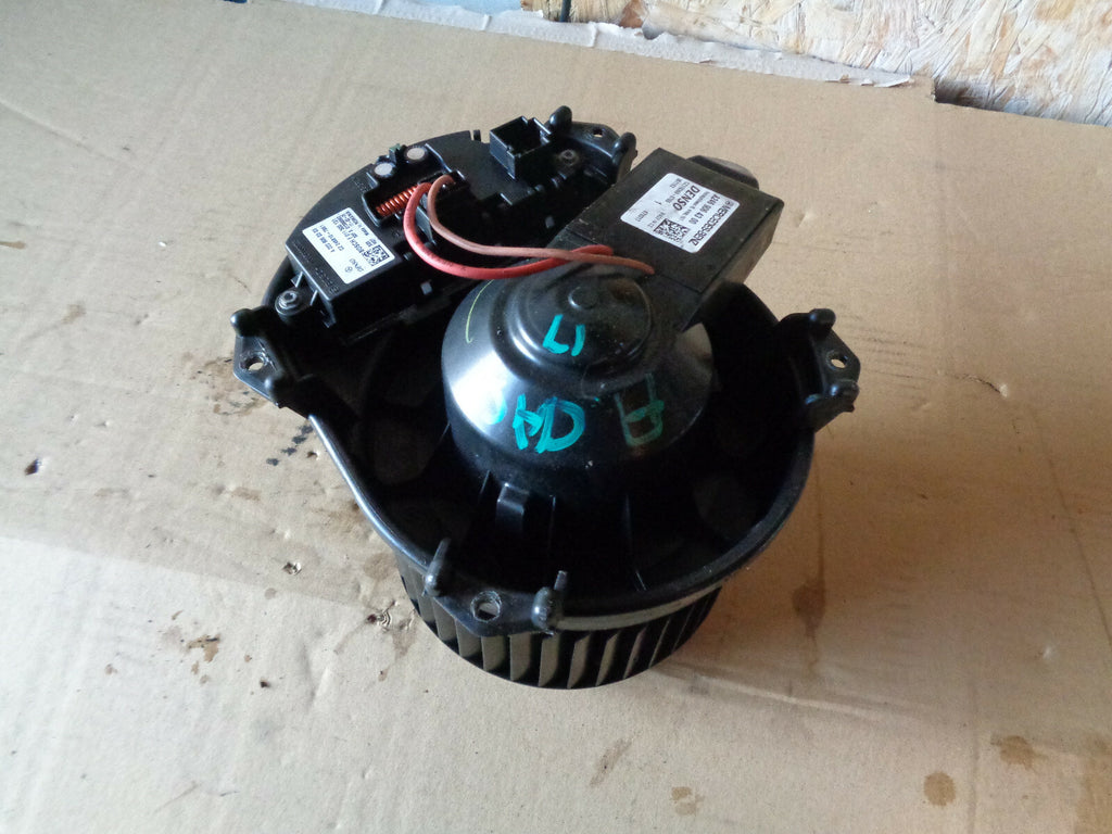 MERCEDES A CLASS A180 2017 HEATHER AIR BLOWER MOTOR FAN ASSEMBLY A2469064300