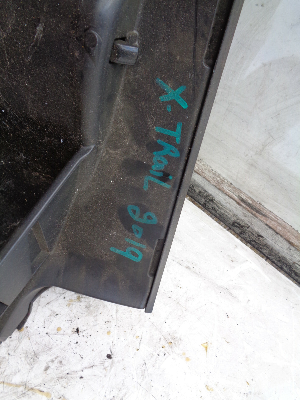 NISSAN X TRAIL MK3 T32 GLOVEBOX STORAGE COMPARTMENT
