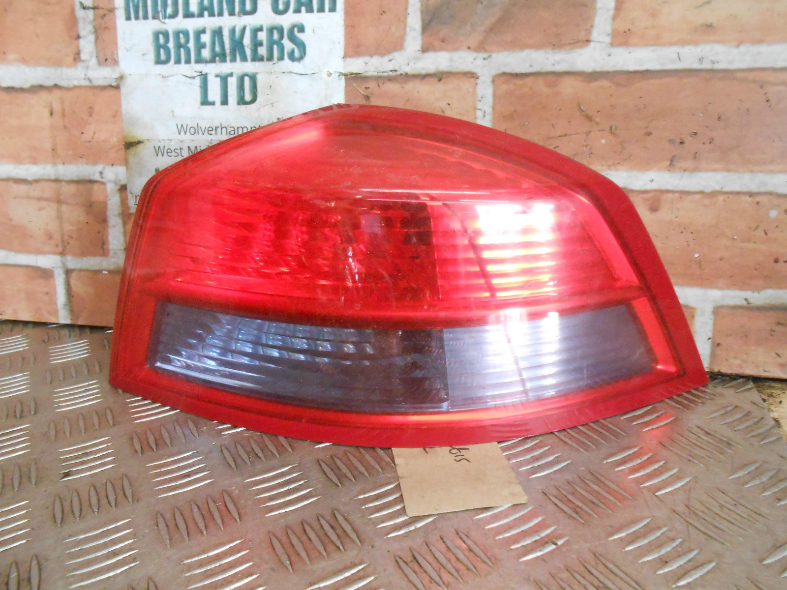 RENAULT VEL SATIS BJ0 2002 OSR DRIVER REAR OUTER BRAKE TAIL LIGHT 8200014360